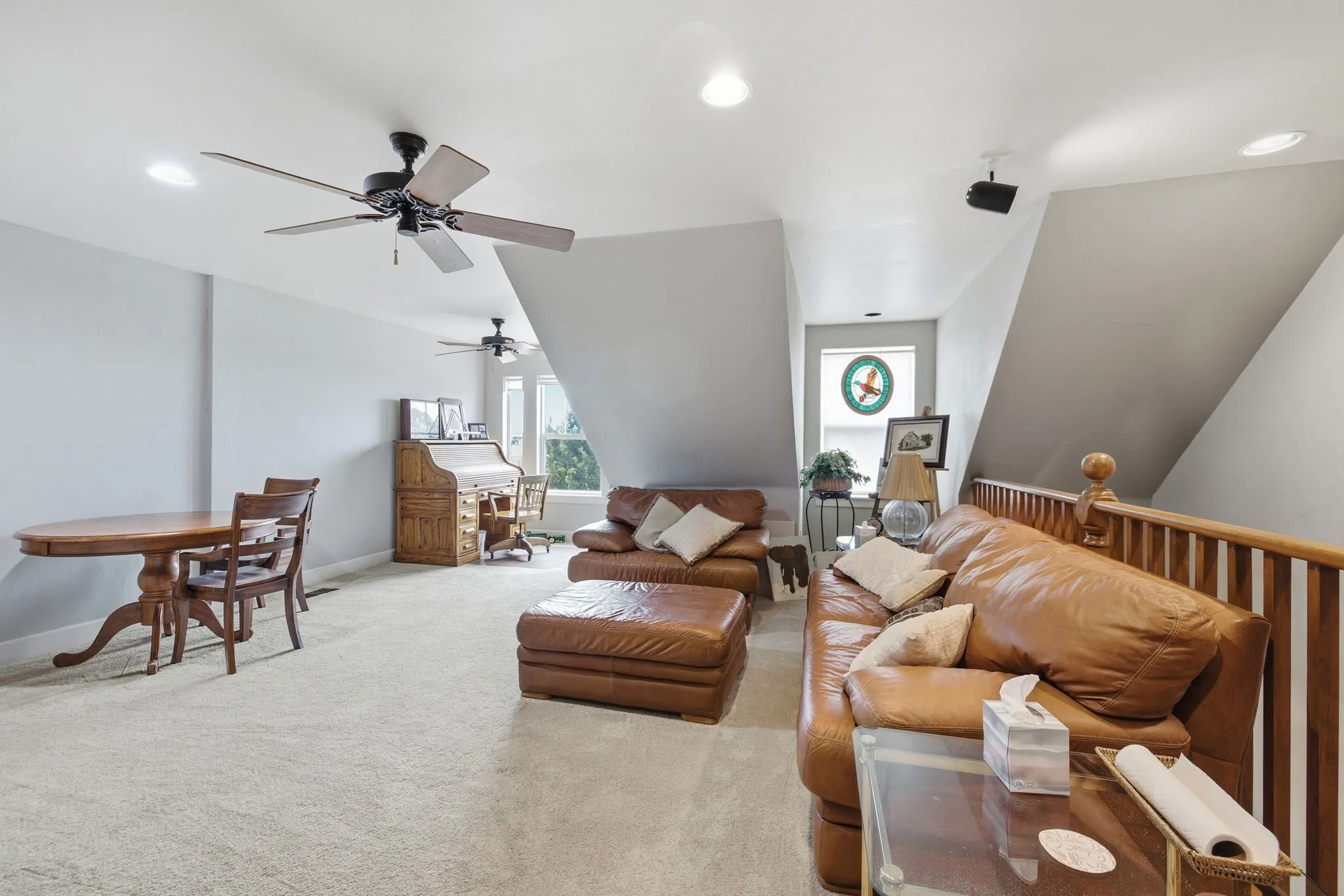 Single Family Residence For Sale in Hood County , 1808 Teller Bell Lane, Granbury, Texas 76049, 3 Bedroom, 4 Bathroom, 2 Garage spaces, 3,117 Sqft, built in 2002, mls#21305335, Real Estate Agent in Granbury, Homes For Sale in Hood county, Homes For Sale in Granbury, Realtor in Granbury Texas, Real Estate Brokerage Independent Realty Texas, Luminita Cordes Realtor