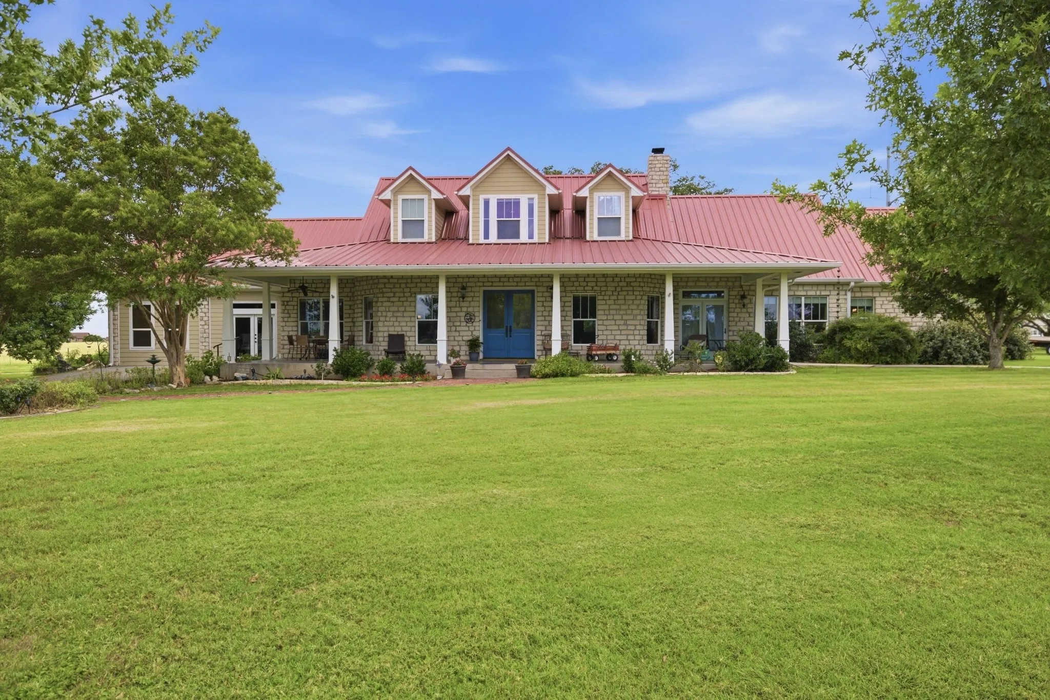 Pretty craftsman style home with wide-open living space!