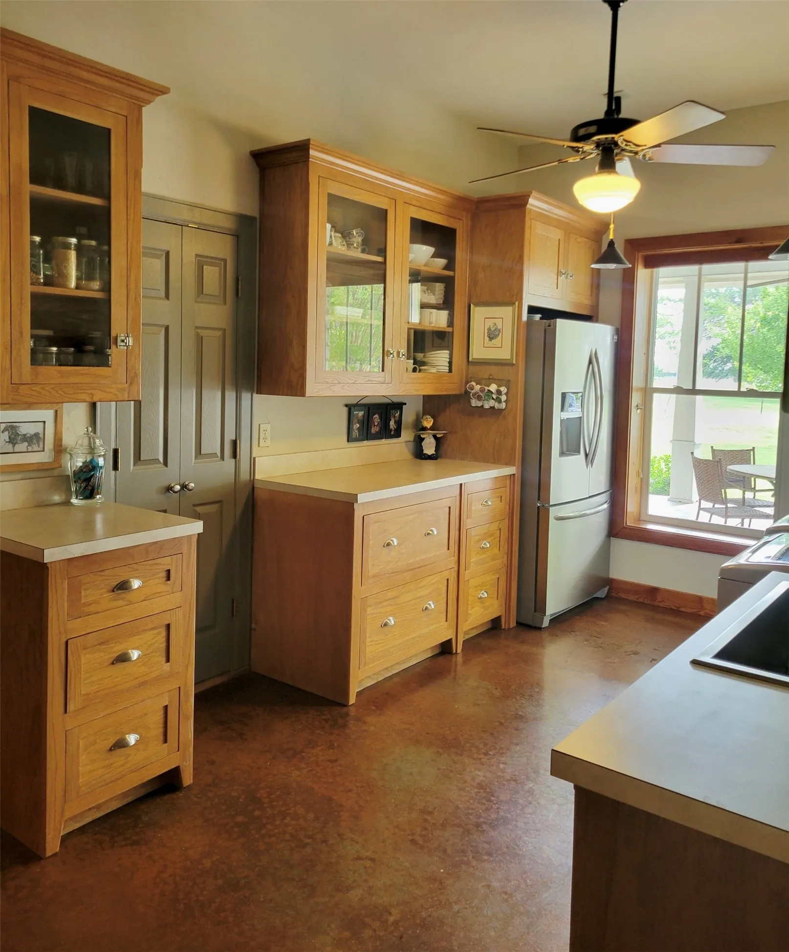 Single Family Residence For Sale in Hood County , 1808 Teller Bell Lane, Granbury, Texas 76049, 3 Bedroom, 4 Bathroom, 2 Garage spaces, 3,117 Sqft, built in 2002, mls#21305335, Real Estate Agent in Granbury, Homes For Sale in Hood county, Homes For Sale in Granbury, Realtor in Granbury Texas, Real Estate Brokerage Independent Realty Texas, Luminita Cordes Realtor