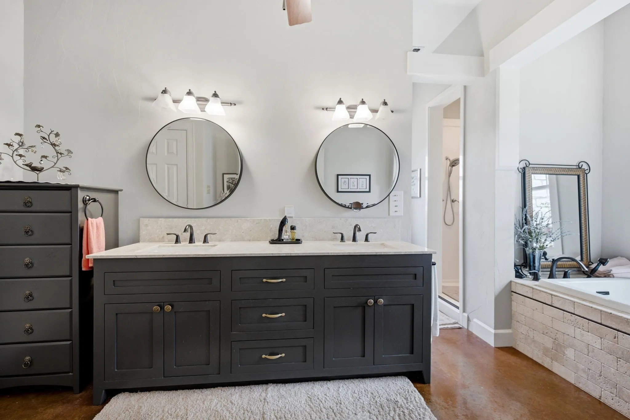 Gorgeous bathroom!!!