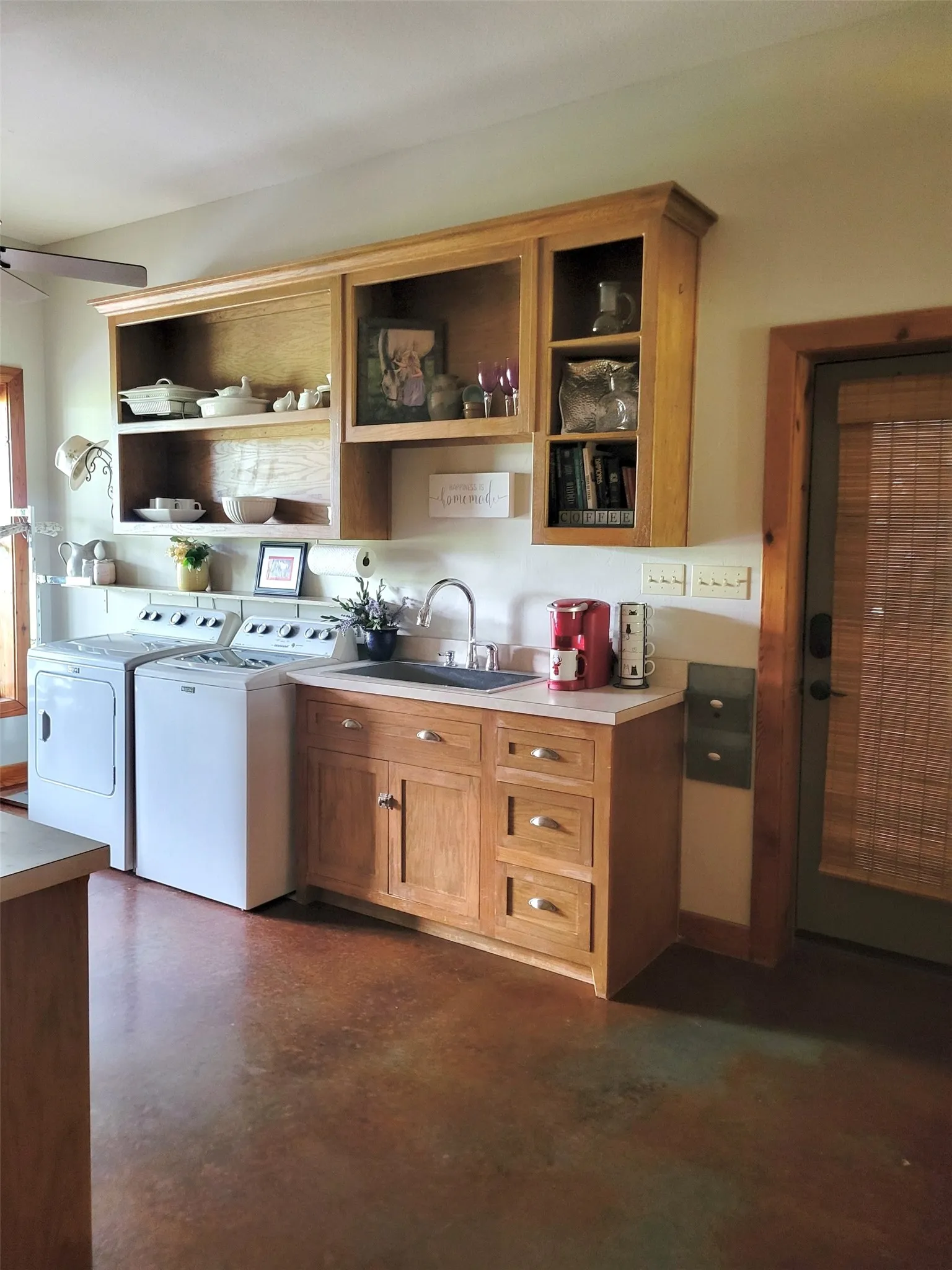 Single Family Residence For Sale in Hood County , 1808 Teller Bell Lane, Granbury, Texas 76049, 3 Bedroom, 4 Bathroom, 2 Garage spaces, 3,117 Sqft, built in 2002, mls#21305335, Real Estate Agent in Granbury, Homes For Sale in Hood county, Homes For Sale in Granbury, Realtor in Granbury Texas, Real Estate Brokerage Independent Realty Texas, Luminita Cordes Realtor