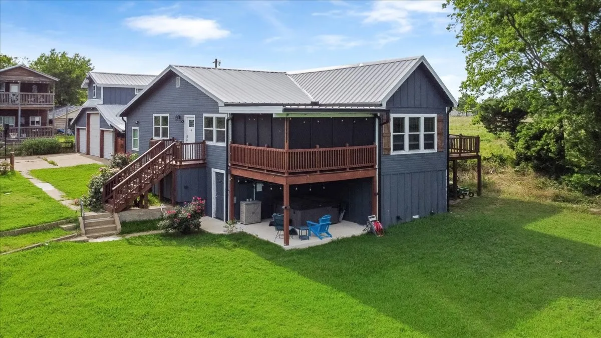 Single Family Residence For Sale in Rains County , 241 Rs County Road 1534, Point, Texas 75472, 5 Bedroom, 4 Bathroom, 3 Garage spaces, 2,551 Sqft, built in 1969, mls#21307564, Real Estate Agent in Point, Homes For Sale in Rains county, Homes For Sale in Point, Realtor in Point Texas, Real Estate Brokerage Independent Realty Texas, Luminita Cordes Realtor