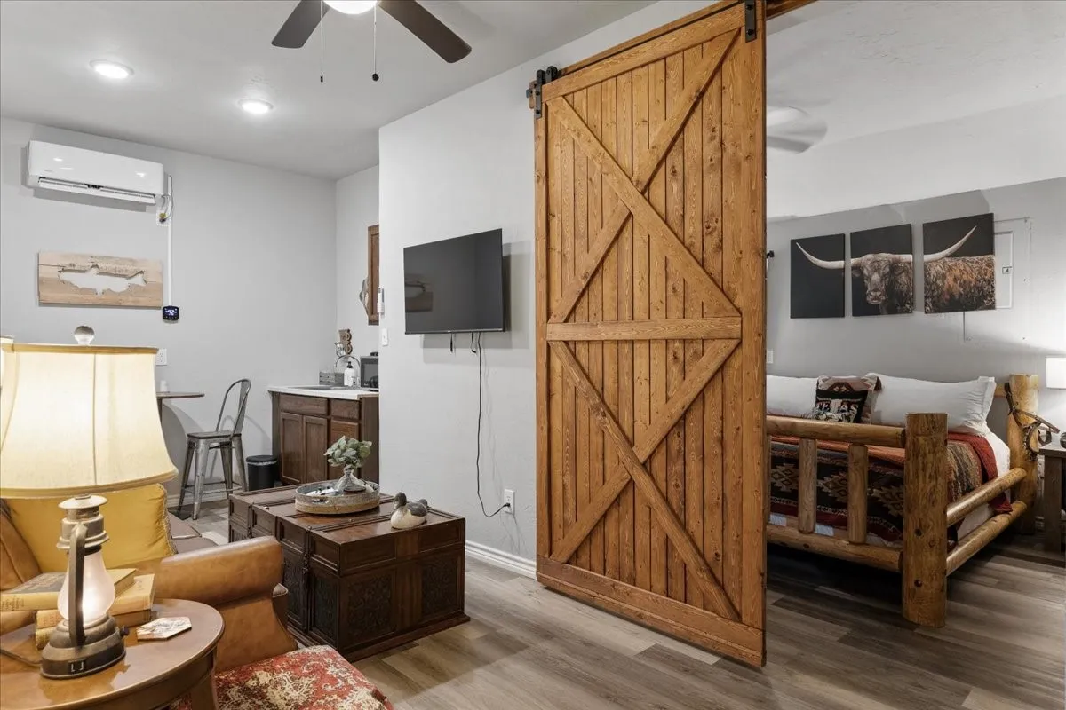 Single Family Residence For Sale in Rains County , 241 Rs County Road 1534, Point, Texas 75472, 5 Bedroom, 4 Bathroom, 3 Garage spaces, 2,551 Sqft, built in 1969, mls#21307564, Real Estate Agent in Point, Homes For Sale in Rains county, Homes For Sale in Point, Realtor in Point Texas, Real Estate Brokerage Independent Realty Texas, Luminita Cordes Realtor