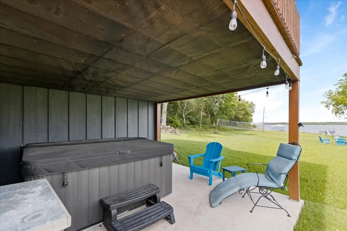 Single Family Residence For Sale in Rains County , 241 Rs County Road 1534, Point, Texas 75472, 5 Bedroom, 4 Bathroom, 3 Garage spaces, 2,551 Sqft, built in 1969, mls#21307564, Real Estate Agent in Point, Homes For Sale in Rains county, Homes For Sale in Point, Realtor in Point Texas, Real Estate Brokerage Independent Realty Texas, Luminita Cordes Realtor