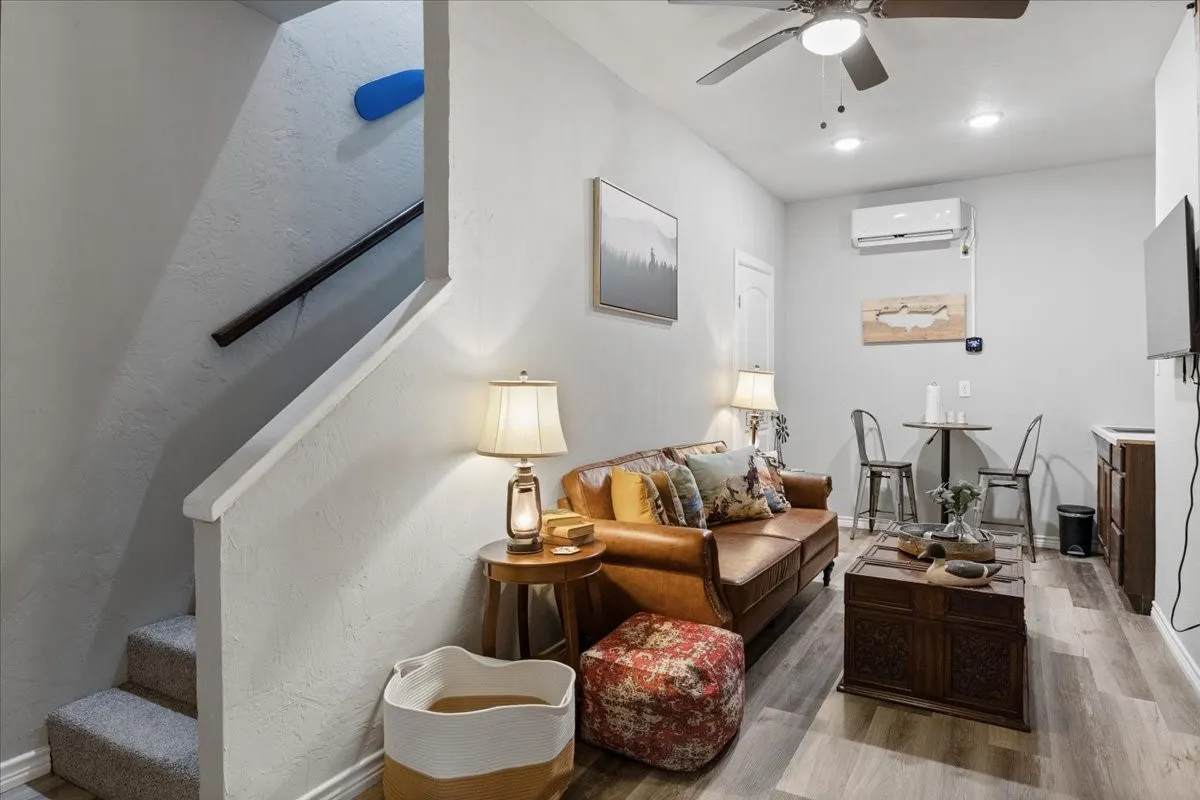 Single Family Residence For Sale in Rains County , 241 Rs County Road 1534, Point, Texas 75472, 5 Bedroom, 4 Bathroom, 3 Garage spaces, 2,551 Sqft, built in 1969, mls#21307564, Real Estate Agent in Point, Homes For Sale in Rains county, Homes For Sale in Point, Realtor in Point Texas, Real Estate Brokerage Independent Realty Texas, Luminita Cordes Realtor