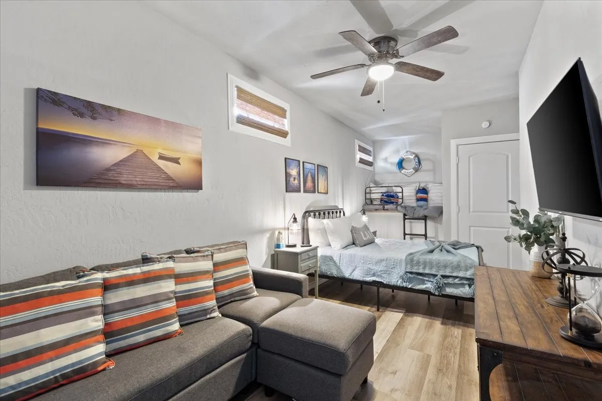 Single Family Residence For Sale in Rains County , 241 Rs County Road 1534, Point, Texas 75472, 5 Bedroom, 4 Bathroom, 3 Garage spaces, 2,551 Sqft, built in 1969, mls#21307564, Real Estate Agent in Point, Homes For Sale in Rains county, Homes For Sale in Point, Realtor in Point Texas, Real Estate Brokerage Independent Realty Texas, Luminita Cordes Realtor