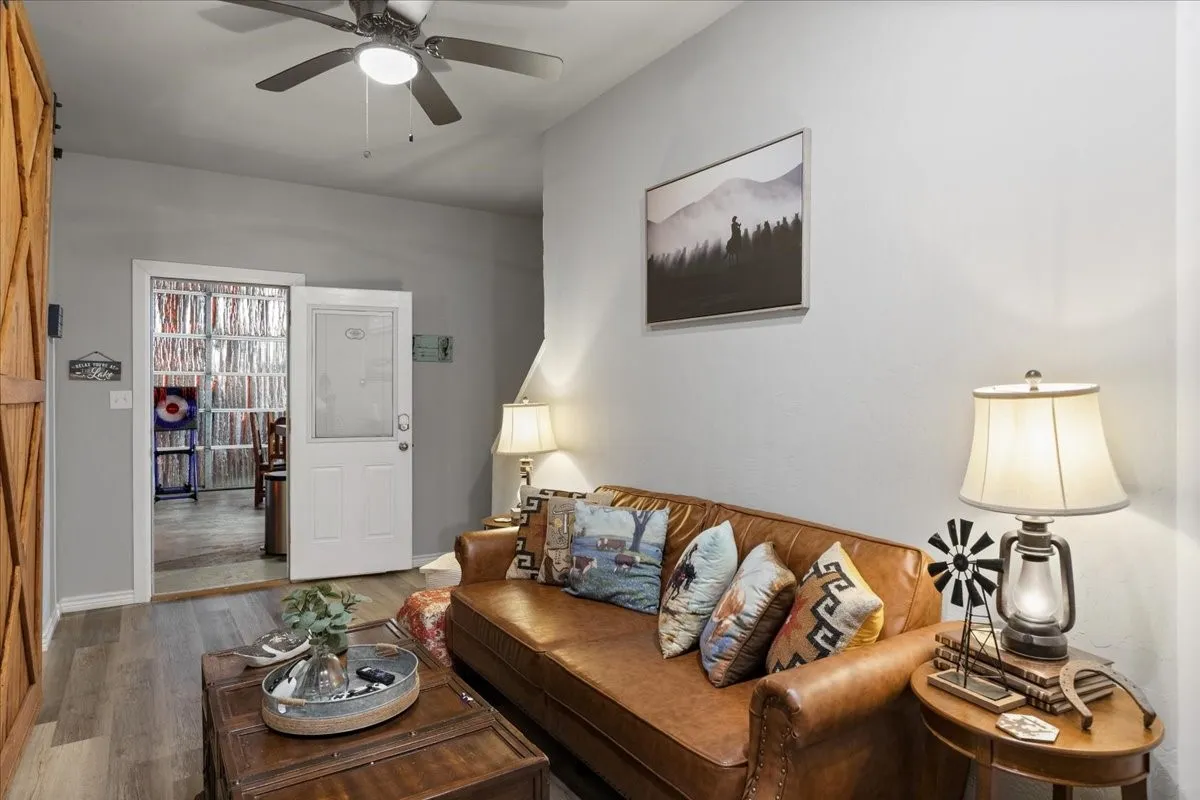 Single Family Residence For Sale in Rains County , 241 Rs County Road 1534, Point, Texas 75472, 5 Bedroom, 4 Bathroom, 3 Garage spaces, 2,551 Sqft, built in 1969, mls#21307564, Real Estate Agent in Point, Homes For Sale in Rains county, Homes For Sale in Point, Realtor in Point Texas, Real Estate Brokerage Independent Realty Texas, Luminita Cordes Realtor