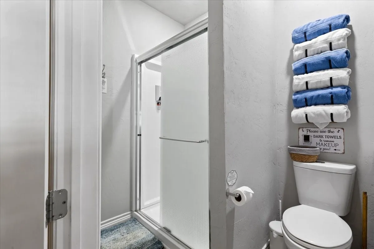 Single Family Residence For Sale in Rains County , 241 Rs County Road 1534, Point, Texas 75472, 5 Bedroom, 4 Bathroom, 3 Garage spaces, 2,551 Sqft, built in 1969, mls#21307564, Real Estate Agent in Point, Homes For Sale in Rains county, Homes For Sale in Point, Realtor in Point Texas, Real Estate Brokerage Independent Realty Texas, Luminita Cordes Realtor