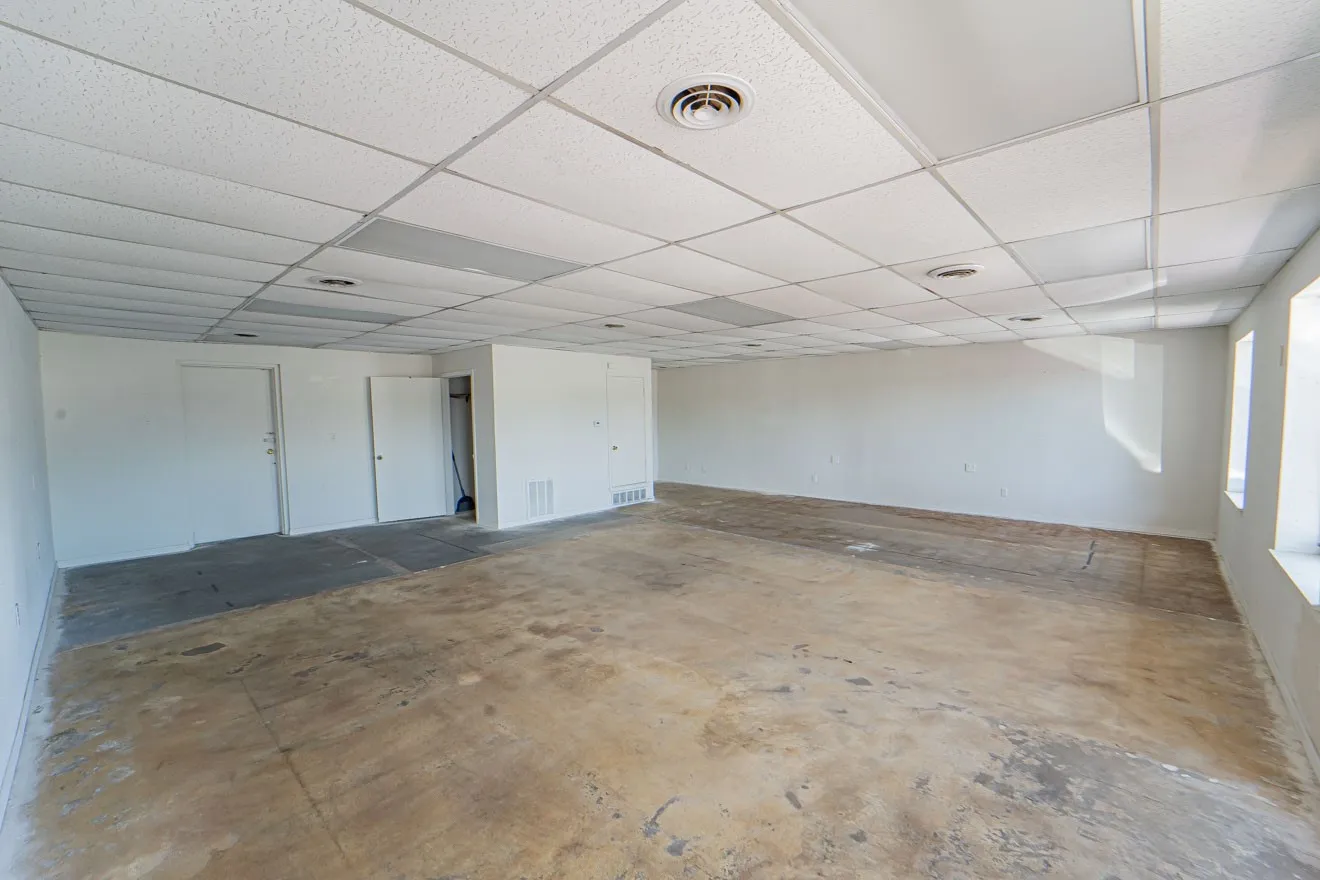 Retail For Sale in Stephens County , 1104 W Walker Street, Breckenridge, Texas 76424, 0, 0, Garage spaces, 0 Sqft, built in 1998, mls#21307638, Real Estate Agent in Breckenridge, Homes For Sale in Stephens county, Homes For Sale in Breckenridge, Realtor in Breckenridge Texas, Real Estate Brokerage Independent Realty Texas, Luminita Cordes Realtor