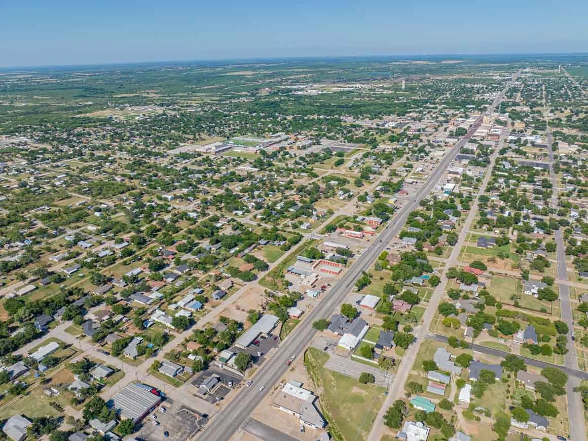 Retail For Sale in Stephens County , 1104 W Walker Street, Breckenridge, Texas 76424, 0, 0, Garage spaces, 0 Sqft, built in 1998, mls#21307638, Real Estate Agent in Breckenridge, Homes For Sale in Stephens county, Homes For Sale in Breckenridge, Realtor in Breckenridge Texas, Real Estate Brokerage Independent Realty Texas, Luminita Cordes Realtor