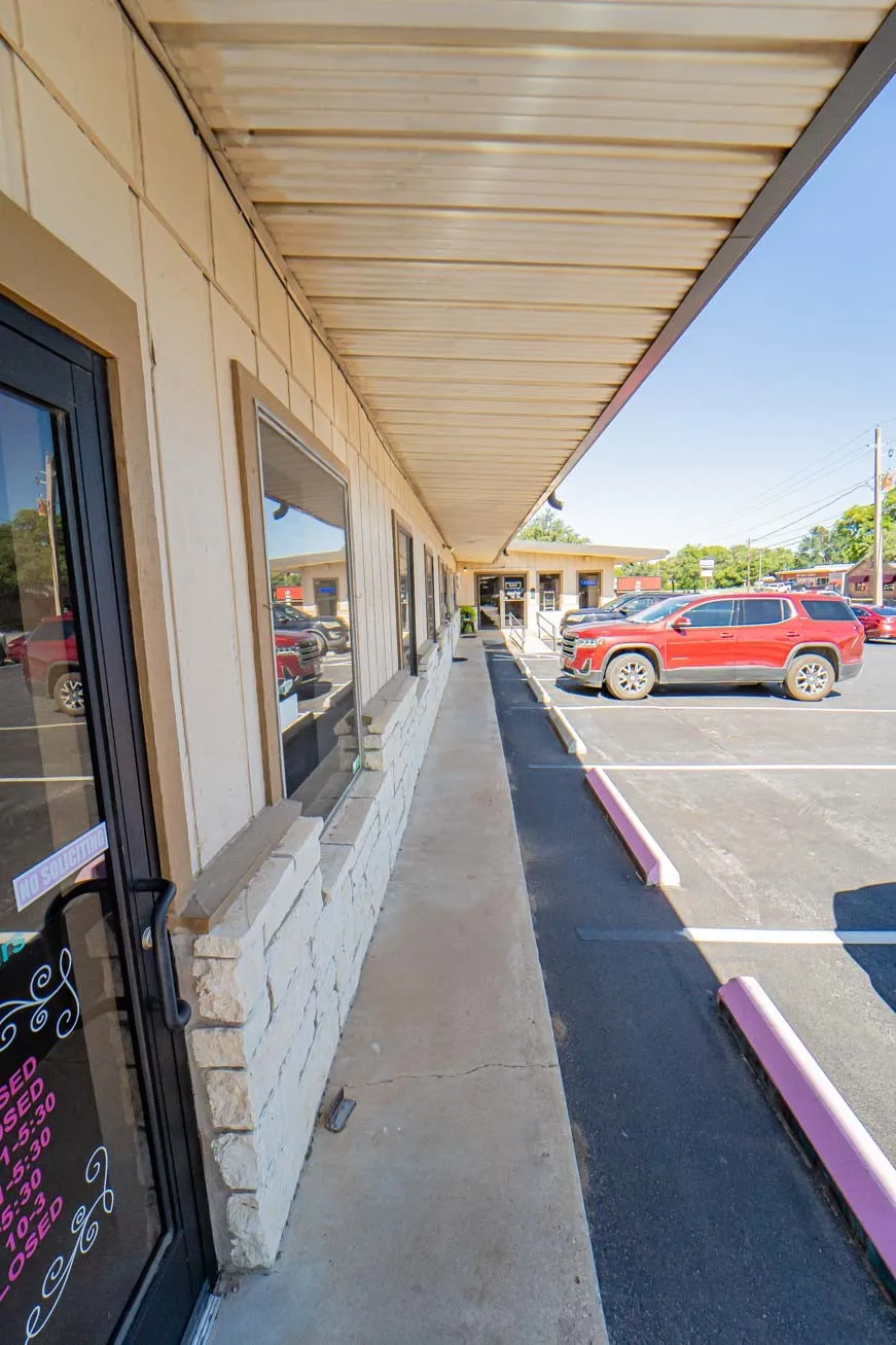 Retail For Sale in Stephens County , 1104 W Walker Street, Breckenridge, Texas 76424, 0, 0, Garage spaces, 0 Sqft, built in 1998, mls#21307638, Real Estate Agent in Breckenridge, Homes For Sale in Stephens county, Homes For Sale in Breckenridge, Realtor in Breckenridge Texas, Real Estate Brokerage Independent Realty Texas, Luminita Cordes Realtor