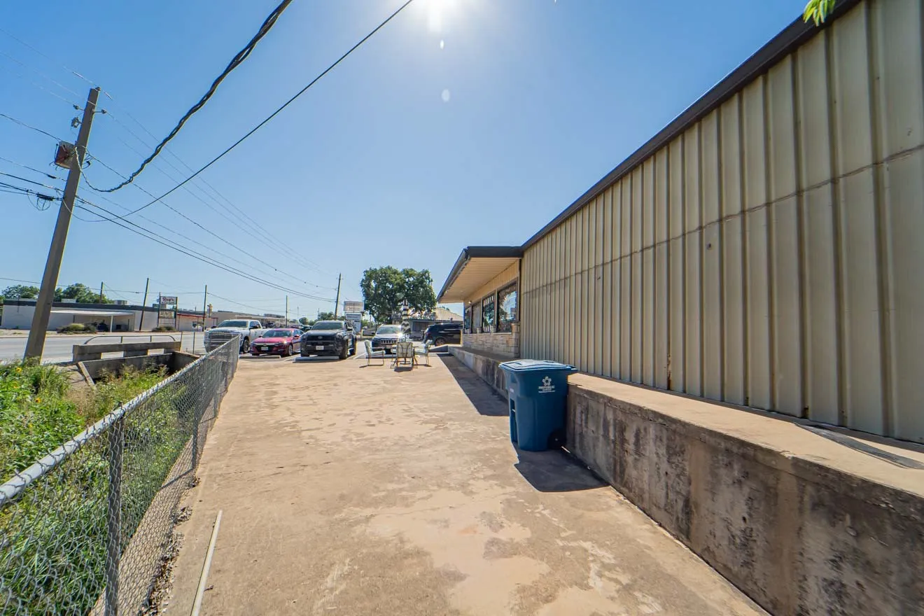 Retail For Sale in Stephens County , 1104 W Walker Street, Breckenridge, Texas 76424, 0, 0, Garage spaces, 0 Sqft, built in 1998, mls#21307638, Real Estate Agent in Breckenridge, Homes For Sale in Stephens county, Homes For Sale in Breckenridge, Realtor in Breckenridge Texas, Real Estate Brokerage Independent Realty Texas, Luminita Cordes Realtor