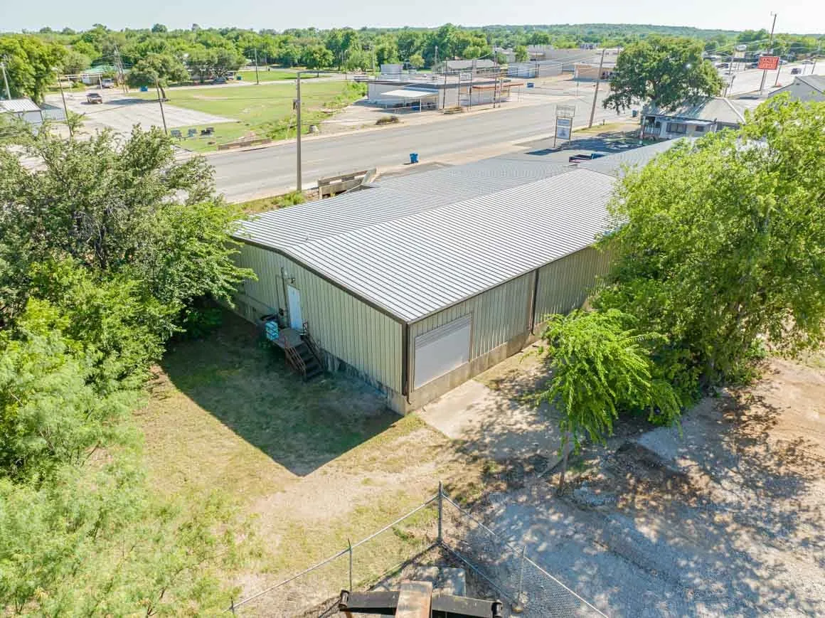 Retail For Sale in Stephens County , 1104 W Walker Street, Breckenridge, Texas 76424, 0, 0, Garage spaces, 0 Sqft, built in 1998, mls#21307638, Real Estate Agent in Breckenridge, Homes For Sale in Stephens county, Homes For Sale in Breckenridge, Realtor in Breckenridge Texas, Real Estate Brokerage Independent Realty Texas, Luminita Cordes Realtor