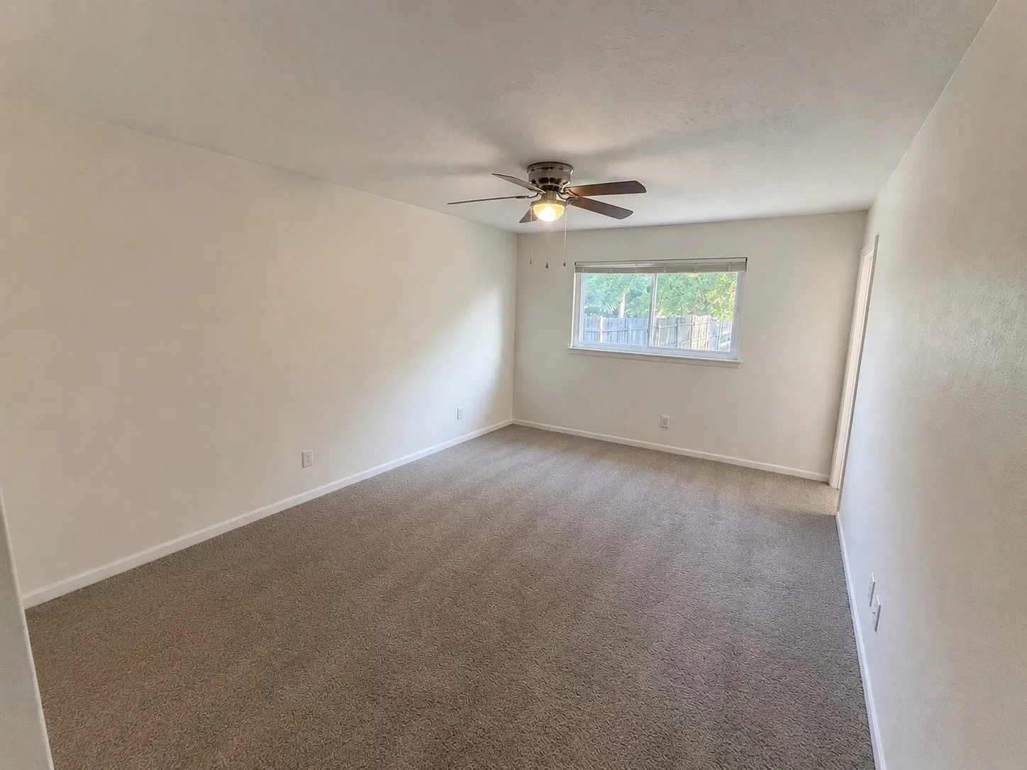 Single Family Residence For Sale in Tarrant County , 7144 Winchester Road, North Richland Hills, Texas 76182, 3 Bedroom, 2 Bathroom, 1 Garage spaces, 1,439 Sqft, built in 1978, Price $284,999, mls#21282617, Real Estate Agent in North Richland Hills, Homes For Sale in Tarrant county, Homes For Sale in North Richland Hills, Realtor in North Richland Hills Texas, Real Estate Brokerage Independent Realty Texas, Luminita Cordes Realtor