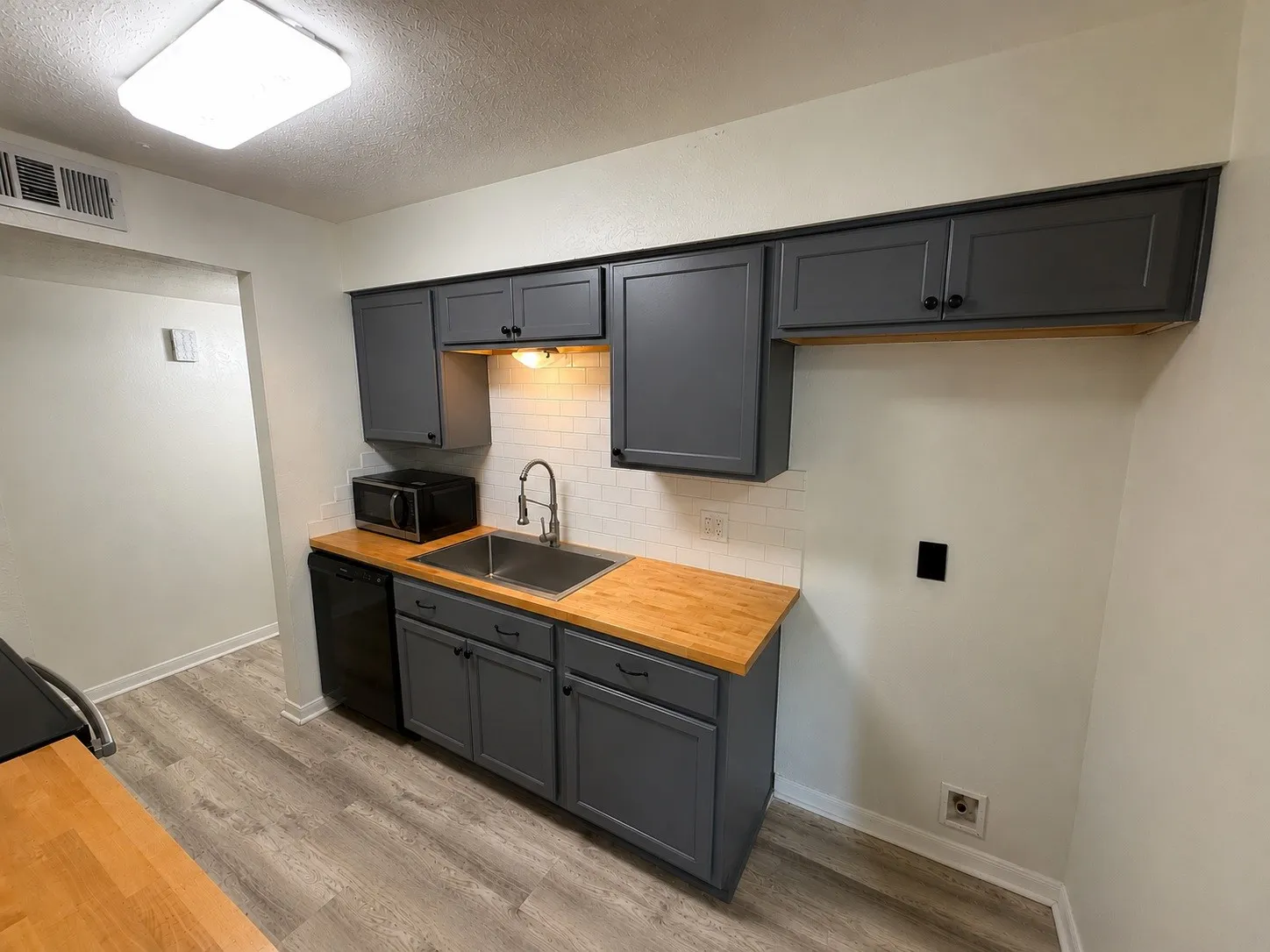 Single Family Residence For Sale in Tarrant County , 7144 Winchester Road, North Richland Hills, Texas 76182, 3 Bedroom, 2 Bathroom, 1 Garage spaces, 1,439 Sqft, built in 1978, Price $284,999, mls#21282617, Real Estate Agent in North Richland Hills, Homes For Sale in Tarrant county, Homes For Sale in North Richland Hills, Realtor in North Richland Hills Texas, Real Estate Brokerage Independent Realty Texas, Luminita Cordes Realtor