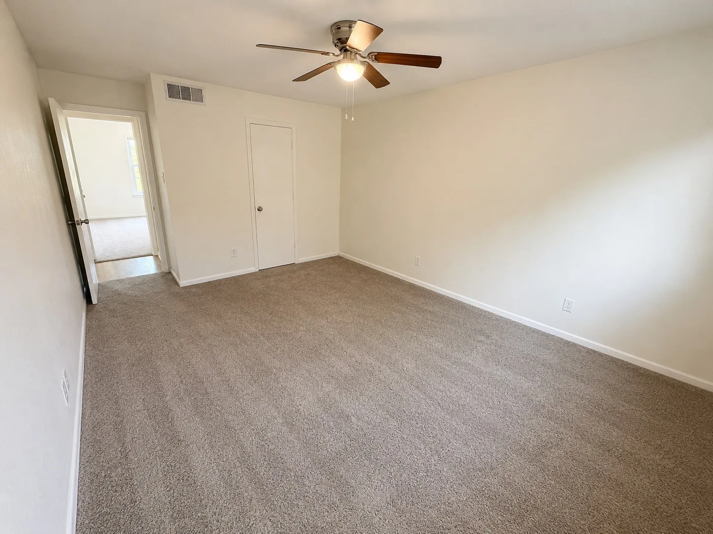Single Family Residence For Sale in Tarrant County , 7144 Winchester Road, North Richland Hills, Texas 76182, 3 Bedroom, 2 Bathroom, 1 Garage spaces, 1,439 Sqft, built in 1978, Price $284,999, mls#21282617, Real Estate Agent in North Richland Hills, Homes For Sale in Tarrant county, Homes For Sale in North Richland Hills, Realtor in North Richland Hills Texas, Real Estate Brokerage Independent Realty Texas, Luminita Cordes Realtor