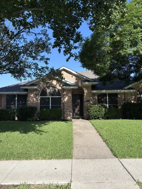Single Family Residence For Rent in Collin County , 1300 Rosewood Lane, Allen, Texas 75002, 4 Bedroom, 2 Bathroom, 2 Garage spaces, 2,129 Sqft, built in 1996, mls#21307653, Real Estate Agent in Allen, Homes For Rent in Collin county, Homes For Rent in Allen, Realtor in Allen Texas, Real Estate Brokerage Independent Realty Texas, Luminita Cordes Realtor