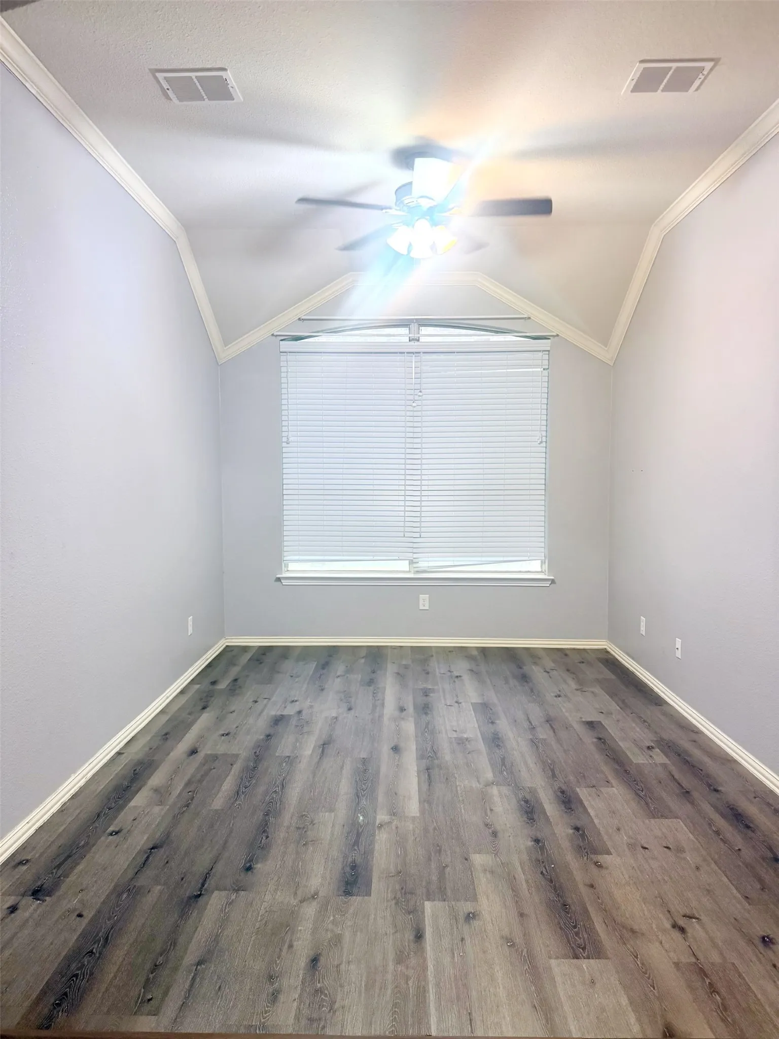 Single Family Residence For Rent in Denton County , 3308 Marymount Drive, Denton, Texas 76210, 4 Bedroom, 2 Bathroom, 2 Garage spaces, 2,416 Sqft, built in 2003, mls#21307661, Real Estate Agent in Denton, Homes For Rent in Denton county, Homes For Rent in Denton, Realtor in Denton Texas, Real Estate Brokerage Independent Realty Texas, Luminita Cordes Realtor