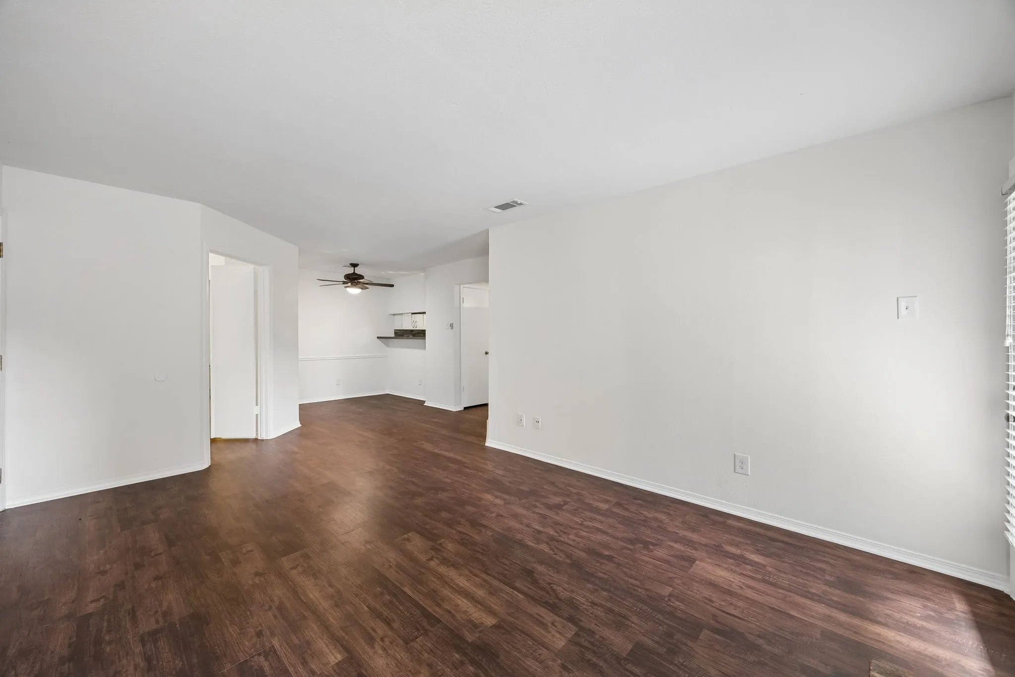 Condominium For Sale in Collin County , 18333 Roehampton Drive 315, Dallas, Texas 75252, 2 Bedroom, 1 Bathroom, Garage spaces, 737 Sqft, built in 1985, mls#21297990, Real Estate Agent in Dallas, Homes For Sale in Collin county, Homes For Sale in Dallas, Realtor in Dallas Texas, Real Estate Brokerage Independent Realty Texas, Luminita Cordes Realtor