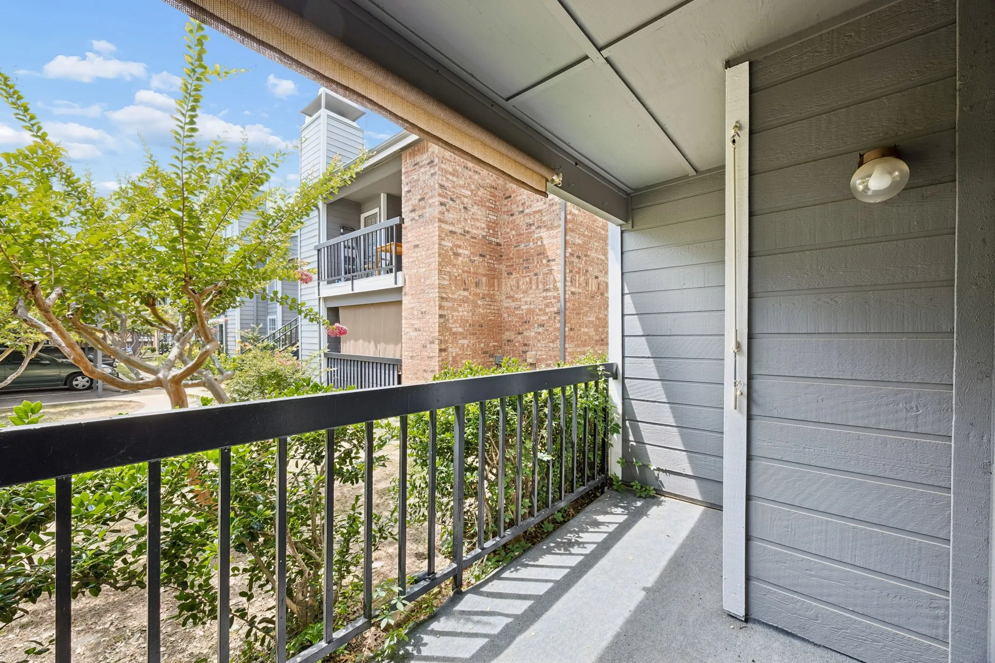 Condominium For Sale in Collin County , 18333 Roehampton Drive 315, Dallas, Texas 75252, 2 Bedroom, 1 Bathroom, Garage spaces, 737 Sqft, built in 1985, mls#21297990, Real Estate Agent in Dallas, Homes For Sale in Collin county, Homes For Sale in Dallas, Realtor in Dallas Texas, Real Estate Brokerage Independent Realty Texas, Luminita Cordes Realtor