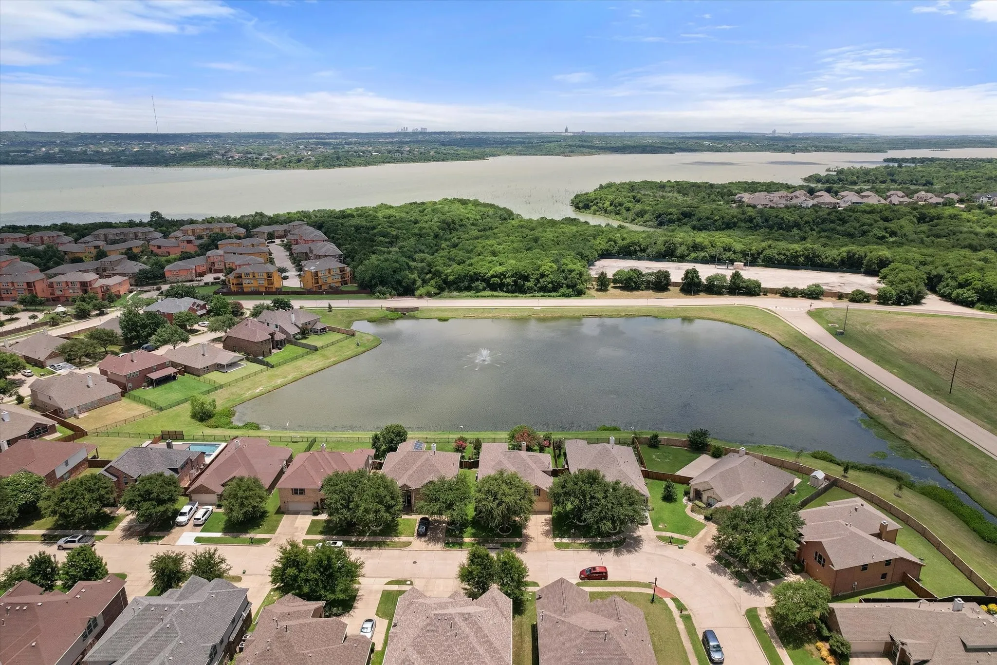 Single Family Residence For Sale in Tarrant County , 2739 Ferdinand, Grand Prairie, Texas 75054, 4 Bedroom, 4 Bathroom, 2 Garage spaces, 3,215 Sqft, built in 2006, mls#21306917, Real Estate Agent in Grand Prairie, Homes For Sale in Tarrant county, Homes For Sale in Grand Prairie, Realtor in Grand Prairie Texas, Real Estate Brokerage Independent Realty Texas, Luminita Cordes Realtor