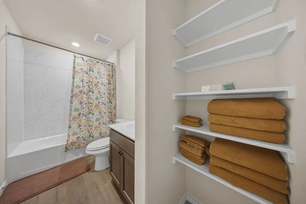 Single Family Residence For Sale in Fannin County , 206 Nokota Drive, Leonard, Texas 75452, 4 Bedroom, 2 Bathroom, 2 Garage spaces, 1,761 Sqft, built in 2025, mls#21298668, Real Estate Agent in Leonard, Homes For Sale in Fannin county, Homes For Sale in Leonard, Realtor in Leonard Texas, Real Estate Brokerage Independent Realty Texas, Luminita Cordes Realtor