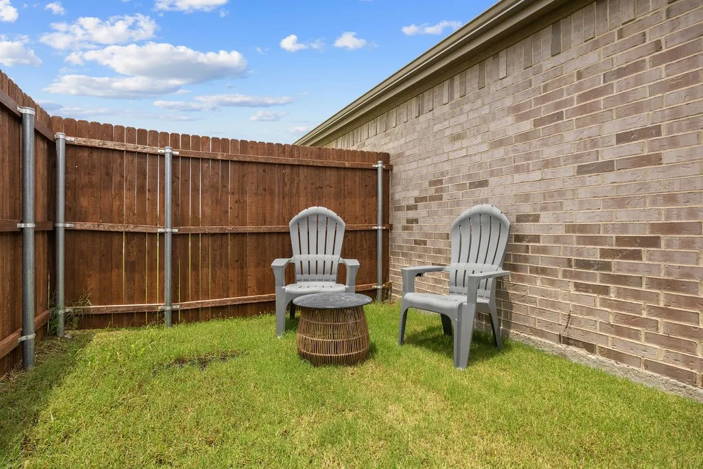 Single Family Residence For Sale in Fannin County , 206 Nokota Drive, Leonard, Texas 75452, 4 Bedroom, 2 Bathroom, 2 Garage spaces, 1,761 Sqft, built in 2025, mls#21298668, Real Estate Agent in Leonard, Homes For Sale in Fannin county, Homes For Sale in Leonard, Realtor in Leonard Texas, Real Estate Brokerage Independent Realty Texas, Luminita Cordes Realtor