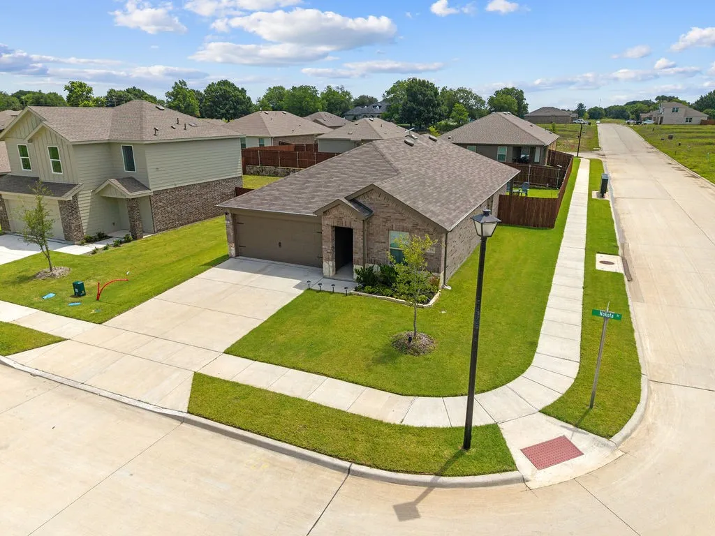 Single Family Residence For Sale in Fannin County , 206 Nokota Drive, Leonard, Texas 75452, 4 Bedroom, 2 Bathroom, 2 Garage spaces, 1,761 Sqft, built in 2025, mls#21298668, Real Estate Agent in Leonard, Homes For Sale in Fannin county, Homes For Sale in Leonard, Realtor in Leonard Texas, Real Estate Brokerage Independent Realty Texas, Luminita Cordes Realtor