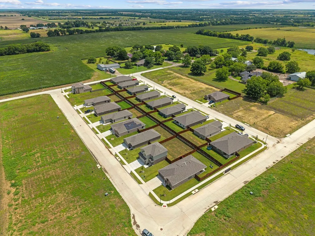 Single Family Residence For Sale in Fannin County , 206 Nokota Drive, Leonard, Texas 75452, 4 Bedroom, 2 Bathroom, 2 Garage spaces, 1,761 Sqft, built in 2025, mls#21298668, Real Estate Agent in Leonard, Homes For Sale in Fannin county, Homes For Sale in Leonard, Realtor in Leonard Texas, Real Estate Brokerage Independent Realty Texas, Luminita Cordes Realtor
