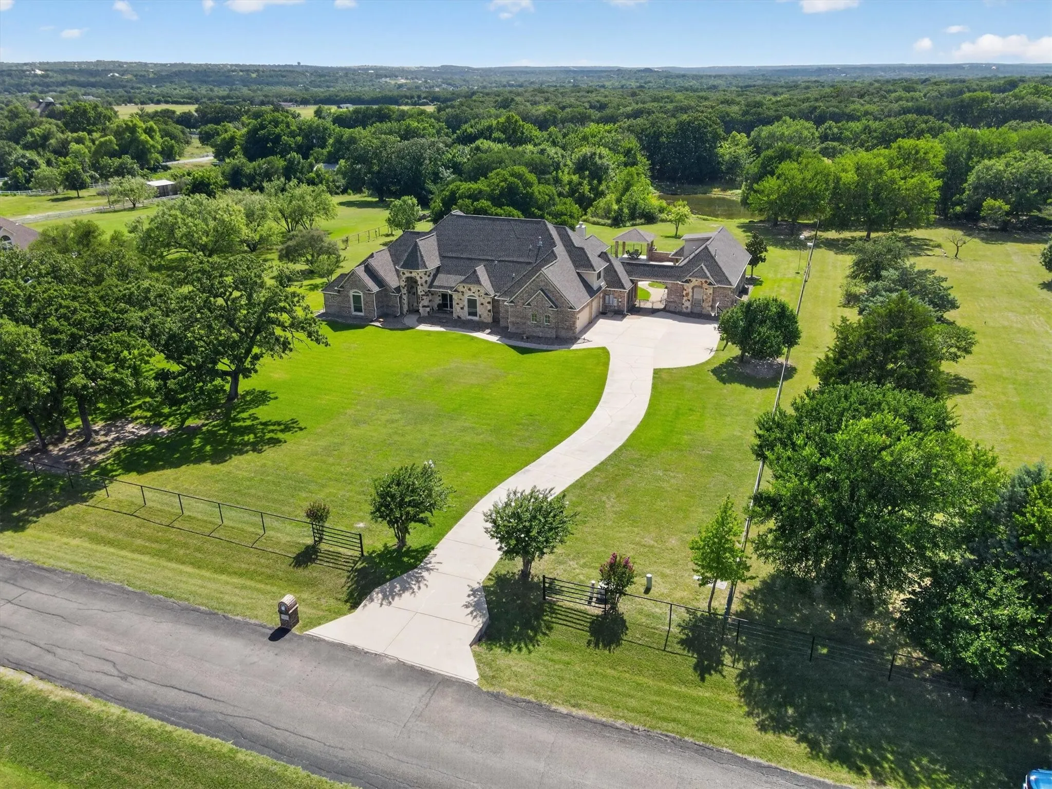 Single Family Residence For Sale in Parker County , 1224 Boling Ranch Road N, Azle, Texas 76020, 4 Bedroom, 4 Bathroom, 4 Garage spaces, 4,511 Sqft, built in 2001, mls#21307613, Real Estate Agent in Azle, Homes For Sale in Parker county, Homes For Sale in Azle, Realtor in Azle Texas, Real Estate Brokerage Independent Realty Texas, Luminita Cordes Realtor