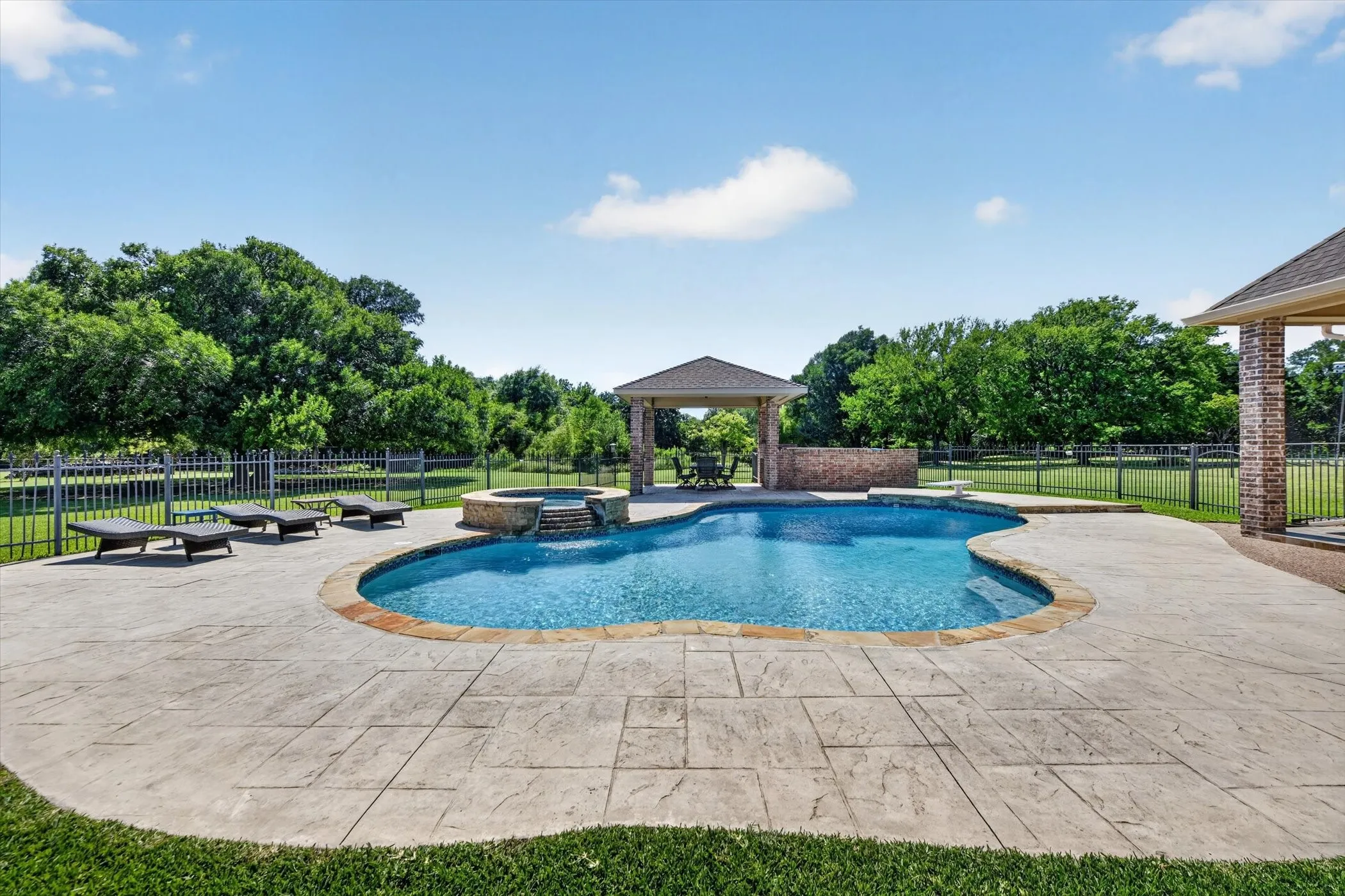 Single Family Residence For Sale in Parker County , 1224 Boling Ranch Road N, Azle, Texas 76020, 4 Bedroom, 4 Bathroom, 4 Garage spaces, 4,511 Sqft, built in 2001, mls#21307613, Real Estate Agent in Azle, Homes For Sale in Parker county, Homes For Sale in Azle, Realtor in Azle Texas, Real Estate Brokerage Independent Realty Texas, Luminita Cordes Realtor