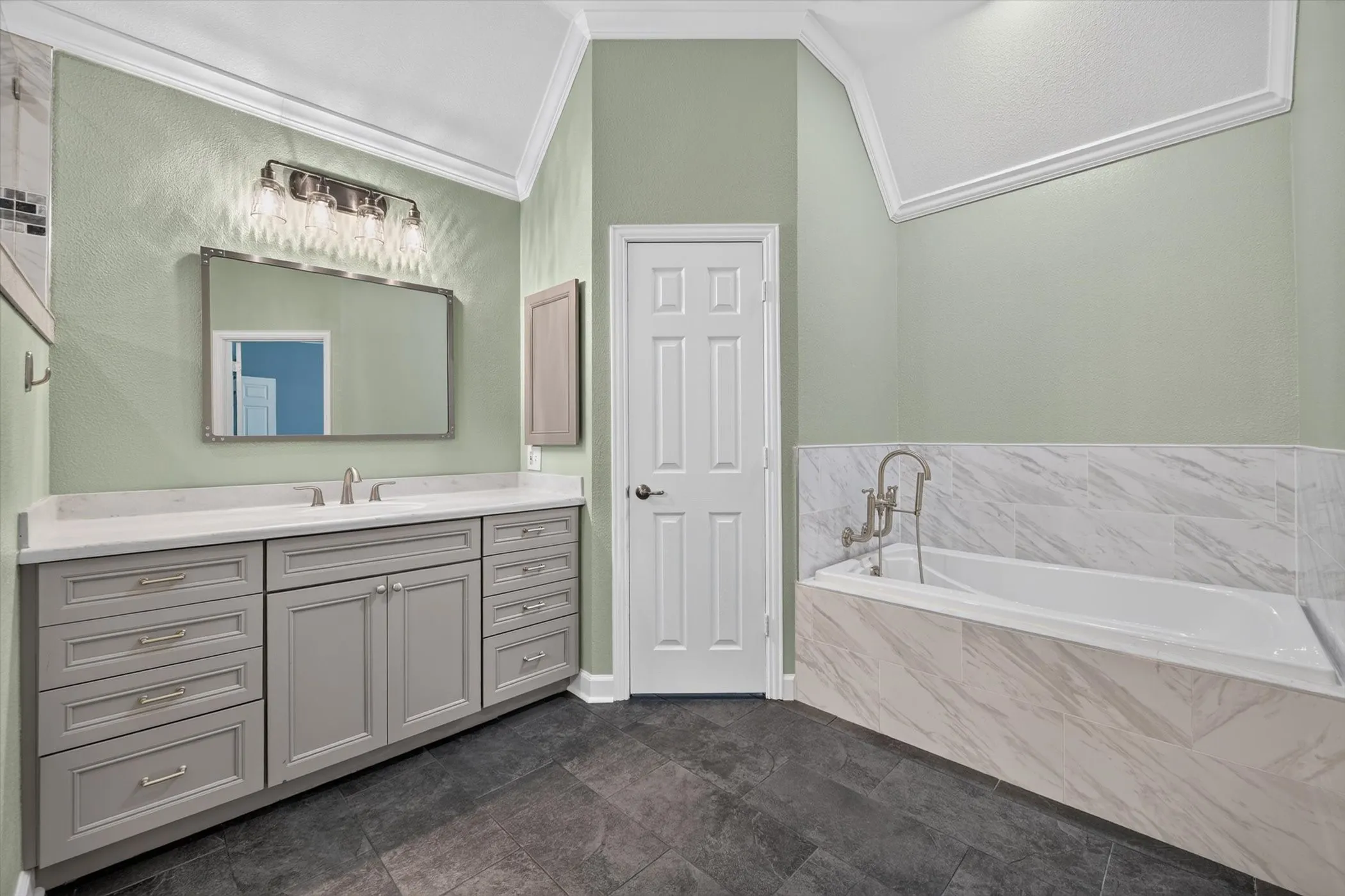 Single Family Residence For Sale in Parker County , 1224 Boling Ranch Road N, Azle, Texas 76020, 4 Bedroom, 4 Bathroom, 4 Garage spaces, 4,511 Sqft, built in 2001, mls#21307613, Real Estate Agent in Azle, Homes For Sale in Parker county, Homes For Sale in Azle, Realtor in Azle Texas, Real Estate Brokerage Independent Realty Texas, Luminita Cordes Realtor