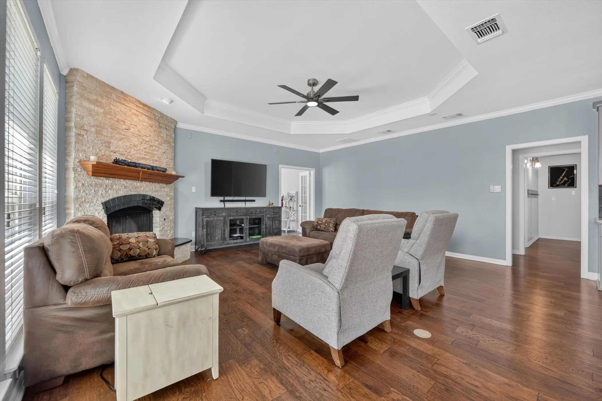 Single Family Residence For Sale in Parker County , 1224 Boling Ranch Road N, Azle, Texas 76020, 4 Bedroom, 4 Bathroom, 4 Garage spaces, 4,511 Sqft, built in 2001, mls#21307613, Real Estate Agent in Azle, Homes For Sale in Parker county, Homes For Sale in Azle, Realtor in Azle Texas, Real Estate Brokerage Independent Realty Texas, Luminita Cordes Realtor