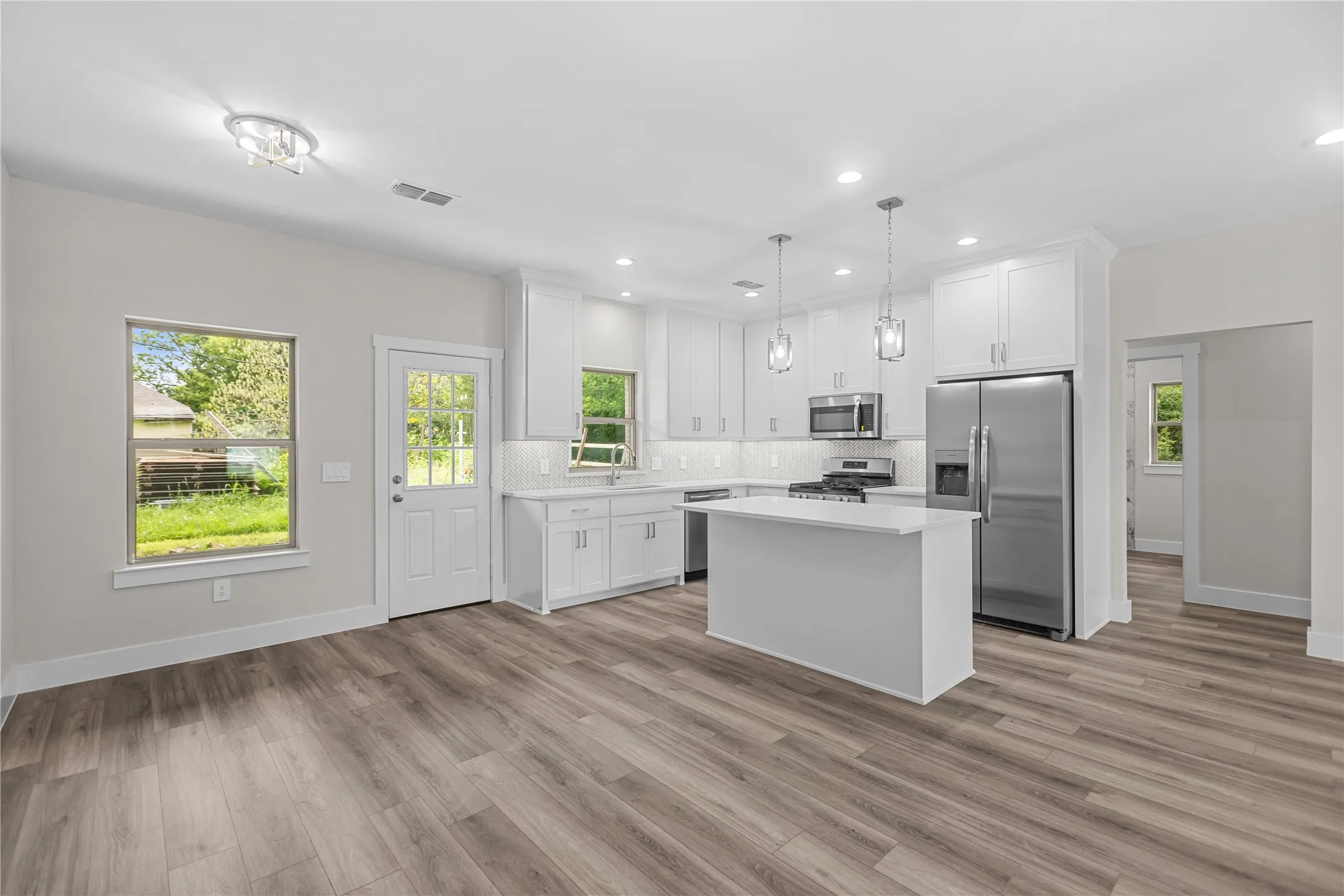 Single Family Residence For Sale in Grayson County , 106 N Lackey Street, Tom Bean, Texas 75489, 3 Bedroom, 2 Bathroom, 2 Garage spaces, 1,521 Sqft, built in 2026, mls#21307524, Real Estate Agent in Tom Bean, Homes For Sale in Grayson county, Homes For Sale in Tom Bean, Realtor in Tom Bean Texas, Real Estate Brokerage Independent Realty Texas, Luminita Cordes Realtor
