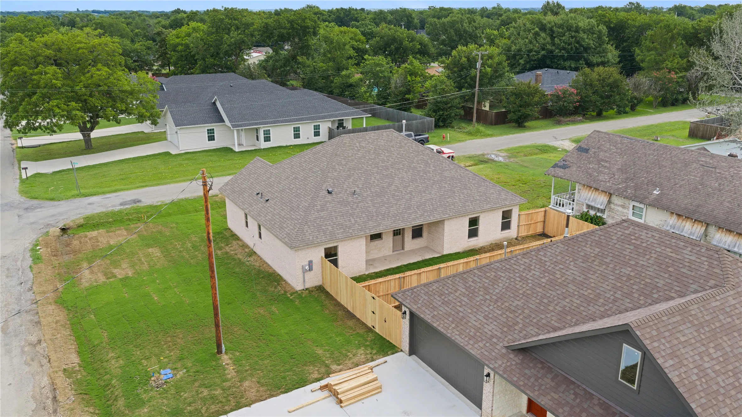 Single Family Residence For Sale in Grayson County , 209 W Bonham Street, Tom Bean, Texas 75489, 3 Bedroom, 2 Bathroom, 2 Garage spaces, 1,521 Sqft, built in 2026, mls#21307587, Real Estate Agent in Tom Bean, Homes For Sale in Grayson county, Homes For Sale in Tom Bean, Realtor in Tom Bean Texas, Real Estate Brokerage Independent Realty Texas, Luminita Cordes Realtor