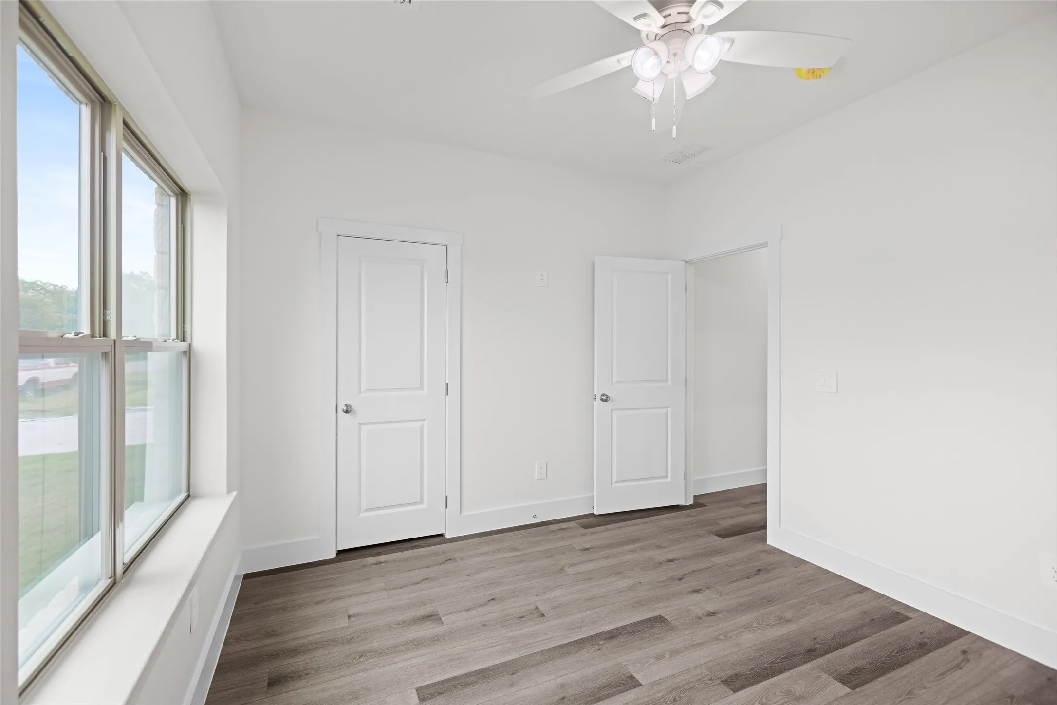 Single Family Residence For Sale in Grayson County , 209 W Bonham Street, Tom Bean, Texas 75489, 3 Bedroom, 2 Bathroom, 2 Garage spaces, 1,521 Sqft, built in 2026, mls#21307587, Real Estate Agent in Tom Bean, Homes For Sale in Grayson county, Homes For Sale in Tom Bean, Realtor in Tom Bean Texas, Real Estate Brokerage Independent Realty Texas, Luminita Cordes Realtor