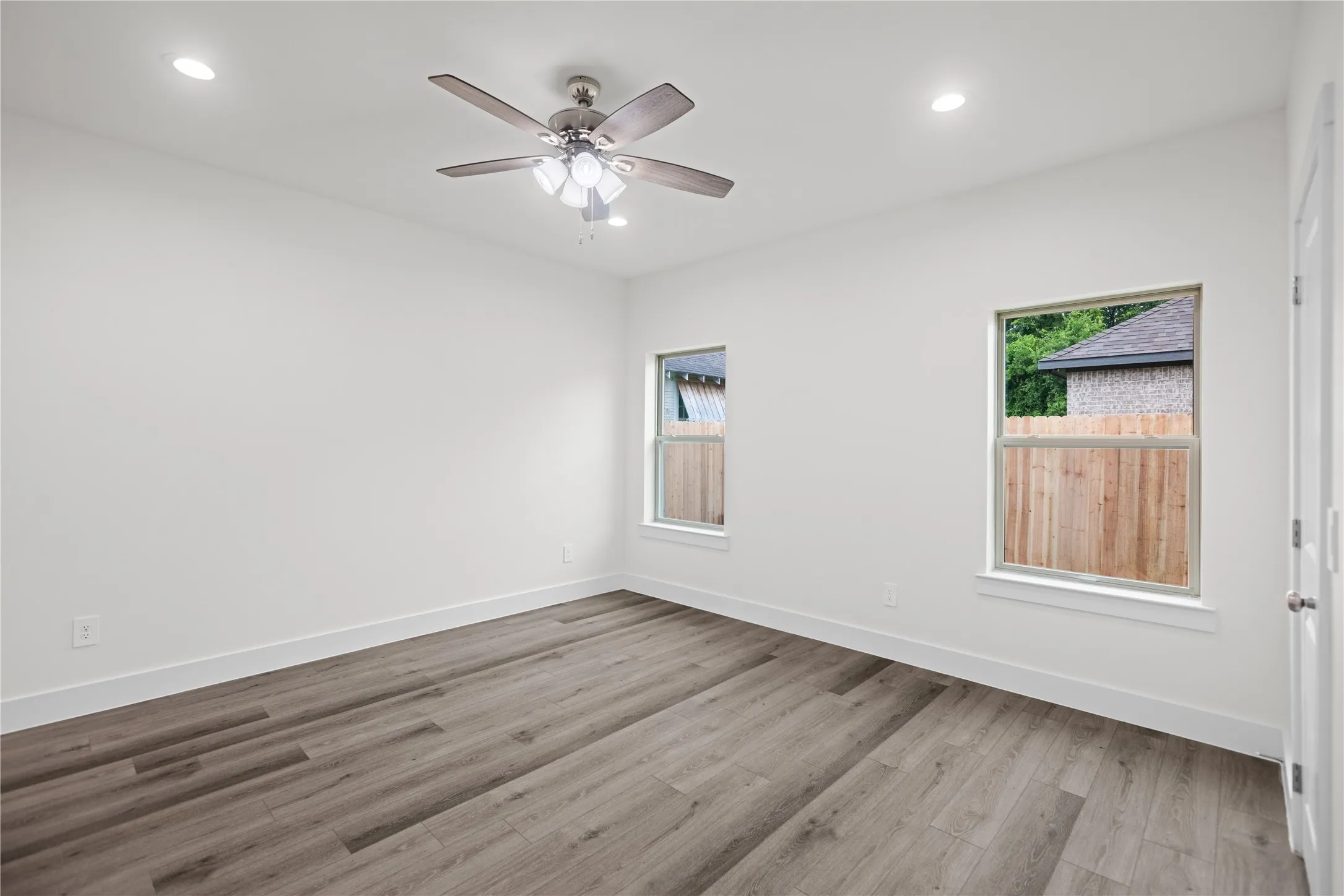 Single Family Residence For Sale in Grayson County , 209 W Bonham Street, Tom Bean, Texas 75489, 3 Bedroom, 2 Bathroom, 2 Garage spaces, 1,521 Sqft, built in 2026, mls#21307587, Real Estate Agent in Tom Bean, Homes For Sale in Grayson county, Homes For Sale in Tom Bean, Realtor in Tom Bean Texas, Real Estate Brokerage Independent Realty Texas, Luminita Cordes Realtor