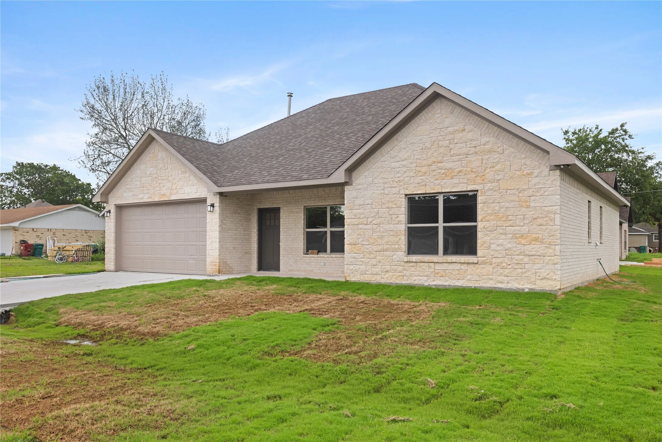 Single Family Residence For Sale in Grayson County , 209 W Bonham Street, Tom Bean, Texas 75489, 3 Bedroom, 2 Bathroom, 2 Garage spaces, 1,521 Sqft, built in 2026, mls#21307587, Real Estate Agent in Tom Bean, Homes For Sale in Grayson county, Homes For Sale in Tom Bean, Realtor in Tom Bean Texas, Real Estate Brokerage Independent Realty Texas, Luminita Cordes Realtor
