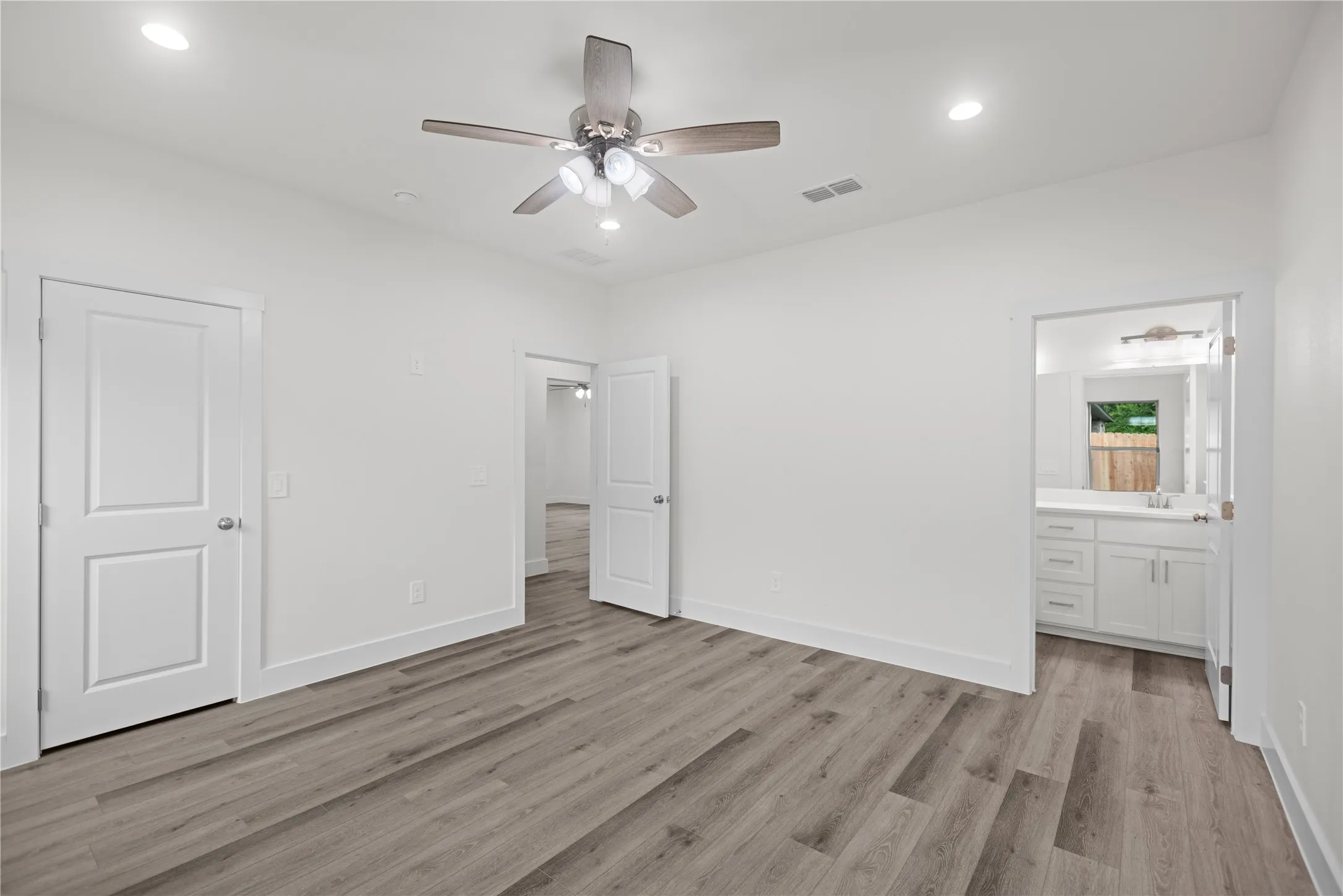 Single Family Residence For Sale in Grayson County , 209 W Bonham Street, Tom Bean, Texas 75489, 3 Bedroom, 2 Bathroom, 2 Garage spaces, 1,521 Sqft, built in 2026, mls#21307587, Real Estate Agent in Tom Bean, Homes For Sale in Grayson county, Homes For Sale in Tom Bean, Realtor in Tom Bean Texas, Real Estate Brokerage Independent Realty Texas, Luminita Cordes Realtor