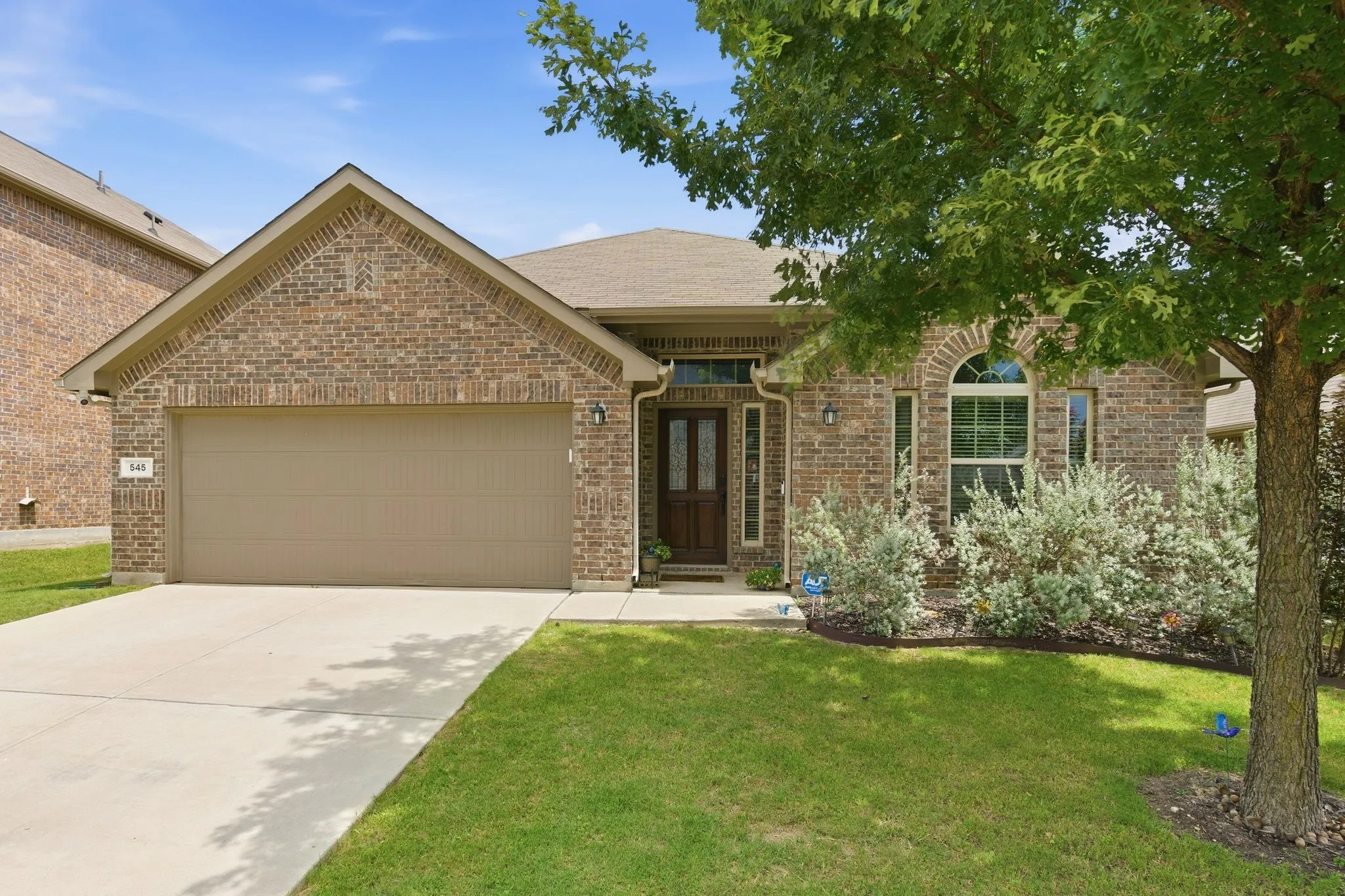 Single Family Residence For Sale in Tarrant County , 545 Salida Road, Fort Worth, Texas 76052, 3 Bedroom, 2 Bathroom, 2 Garage spaces, 1,874 Sqft, built in 2015, mls#21305054, Real Estate Agent in Fort Worth, Homes For Sale in Tarrant county, Homes For Sale in Fort Worth, Realtor in Fort Worth Texas, Real Estate Brokerage Independent Realty Texas, Luminita Cordes Realtor