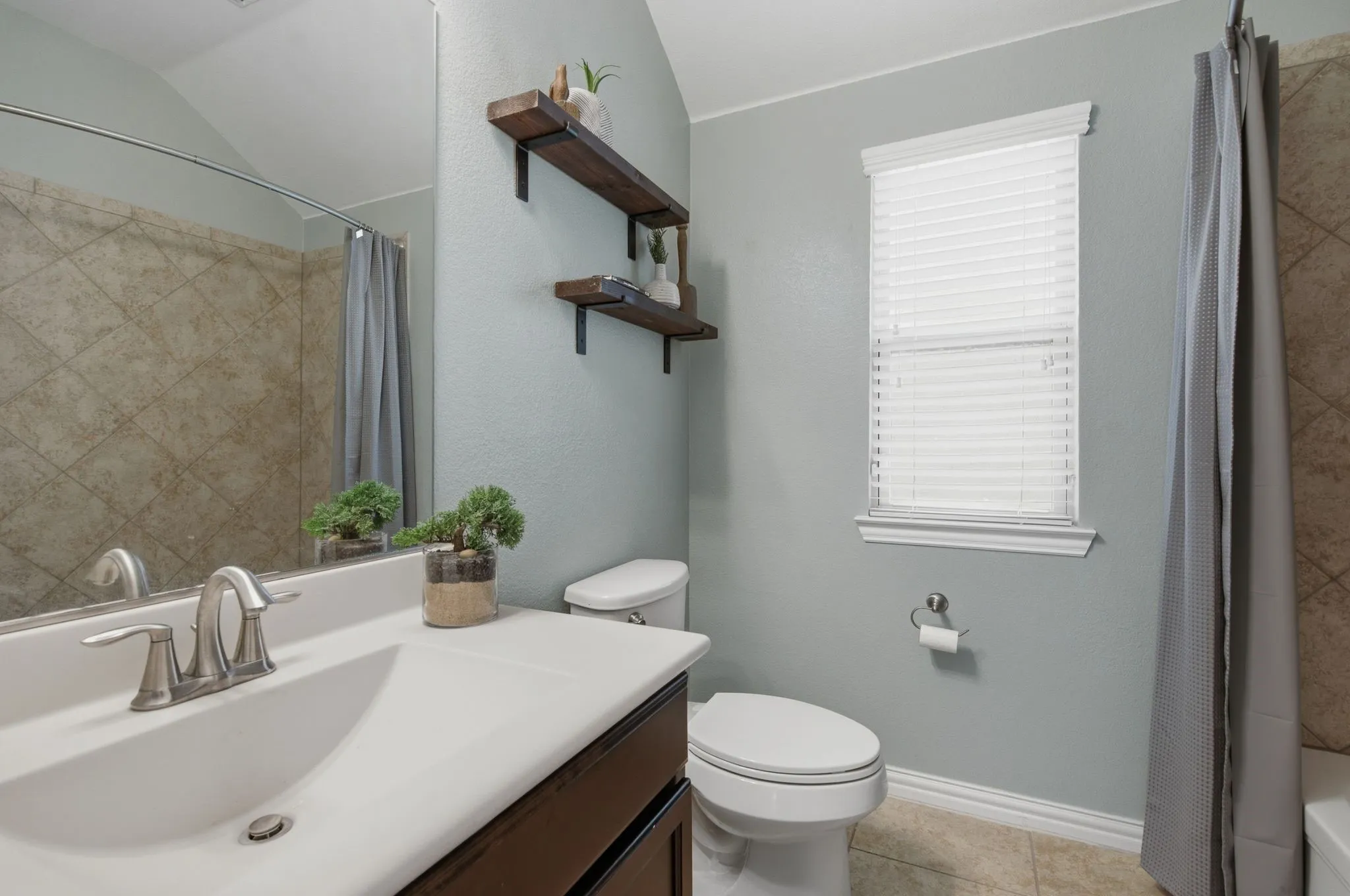Single Family Residence For Sale in Tarrant County , 545 Salida Road, Fort Worth, Texas 76052, 3 Bedroom, 2 Bathroom, 2 Garage spaces, 1,874 Sqft, built in 2015, mls#21305054, Real Estate Agent in Fort Worth, Homes For Sale in Tarrant county, Homes For Sale in Fort Worth, Realtor in Fort Worth Texas, Real Estate Brokerage Independent Realty Texas, Luminita Cordes Realtor