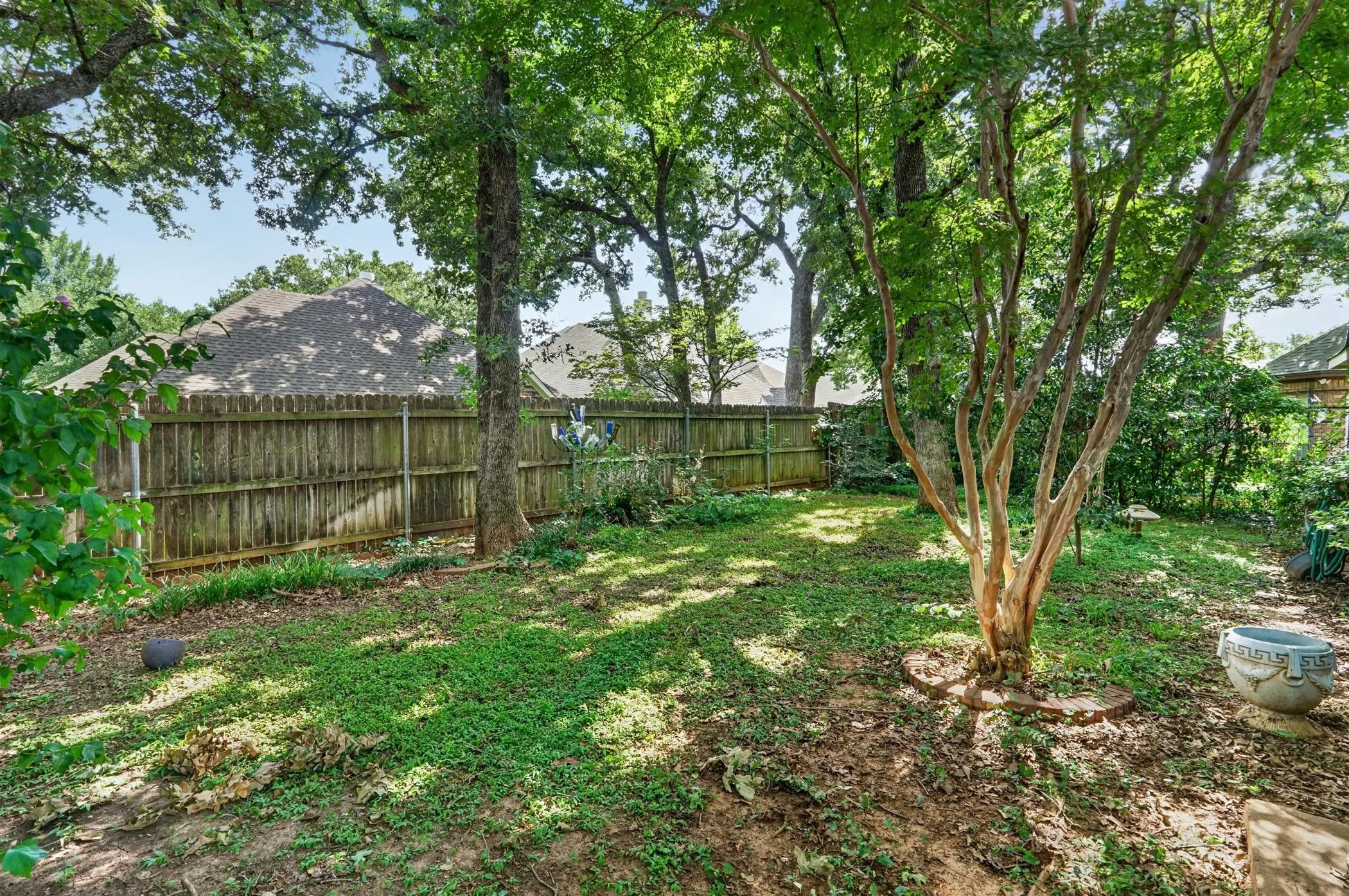 Single Family Residence For Sale in Tarrant County , 3208 Village Oak Drive, Arlington, Texas 76017, 3 Bedroom, 2 Bathroom, 2 Garage spaces, 2,118 Sqft, built in 1992, mls#21307306, Real Estate Agent in Arlington, Homes For Sale in Tarrant county, Homes For Sale in Arlington, Realtor in Arlington Texas, Real Estate Brokerage Independent Realty Texas, Luminita Cordes Realtor