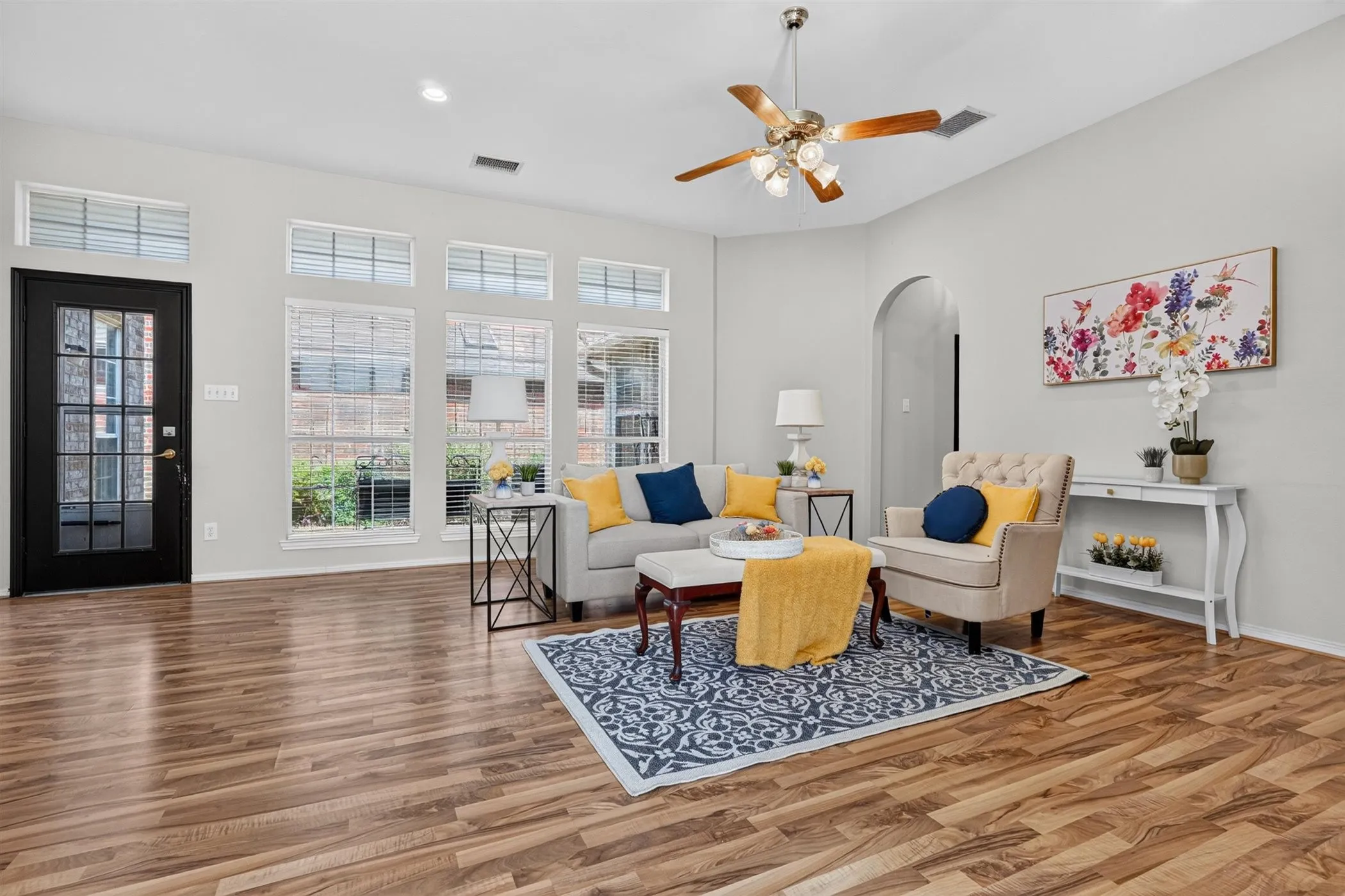 Single Family Residence For Sale in Tarrant County , 3208 Village Oak Drive, Arlington, Texas 76017, 3 Bedroom, 2 Bathroom, 2 Garage spaces, 2,118 Sqft, built in 1992, mls#21307306, Real Estate Agent in Arlington, Homes For Sale in Tarrant county, Homes For Sale in Arlington, Realtor in Arlington Texas, Real Estate Brokerage Independent Realty Texas, Luminita Cordes Realtor