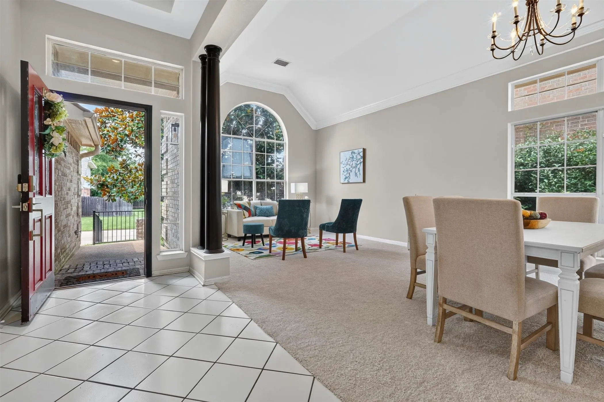 Single Family Residence For Sale in Tarrant County , 3208 Village Oak Drive, Arlington, Texas 76017, 3 Bedroom, 2 Bathroom, 2 Garage spaces, 2,118 Sqft, built in 1992, mls#21307306, Real Estate Agent in Arlington, Homes For Sale in Tarrant county, Homes For Sale in Arlington, Realtor in Arlington Texas, Real Estate Brokerage Independent Realty Texas, Luminita Cordes Realtor