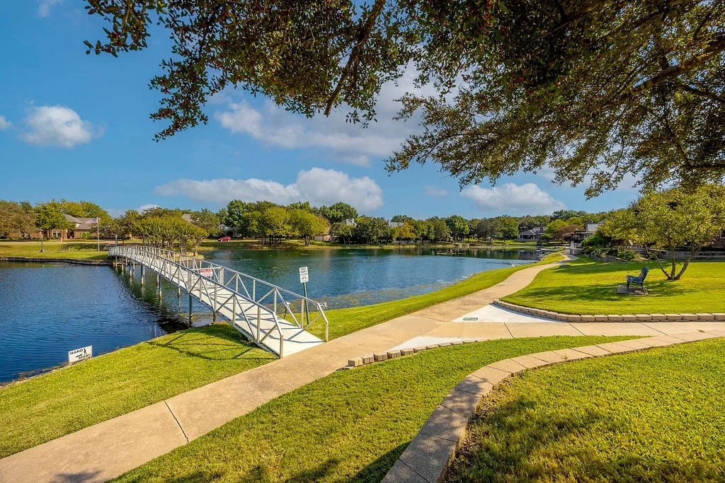 Single Family Residence For Sale in Tarrant County , 3208 Village Oak Drive, Arlington, Texas 76017, 3 Bedroom, 2 Bathroom, 2 Garage spaces, 2,118 Sqft, built in 1992, mls#21307306, Real Estate Agent in Arlington, Homes For Sale in Tarrant county, Homes For Sale in Arlington, Realtor in Arlington Texas, Real Estate Brokerage Independent Realty Texas, Luminita Cordes Realtor