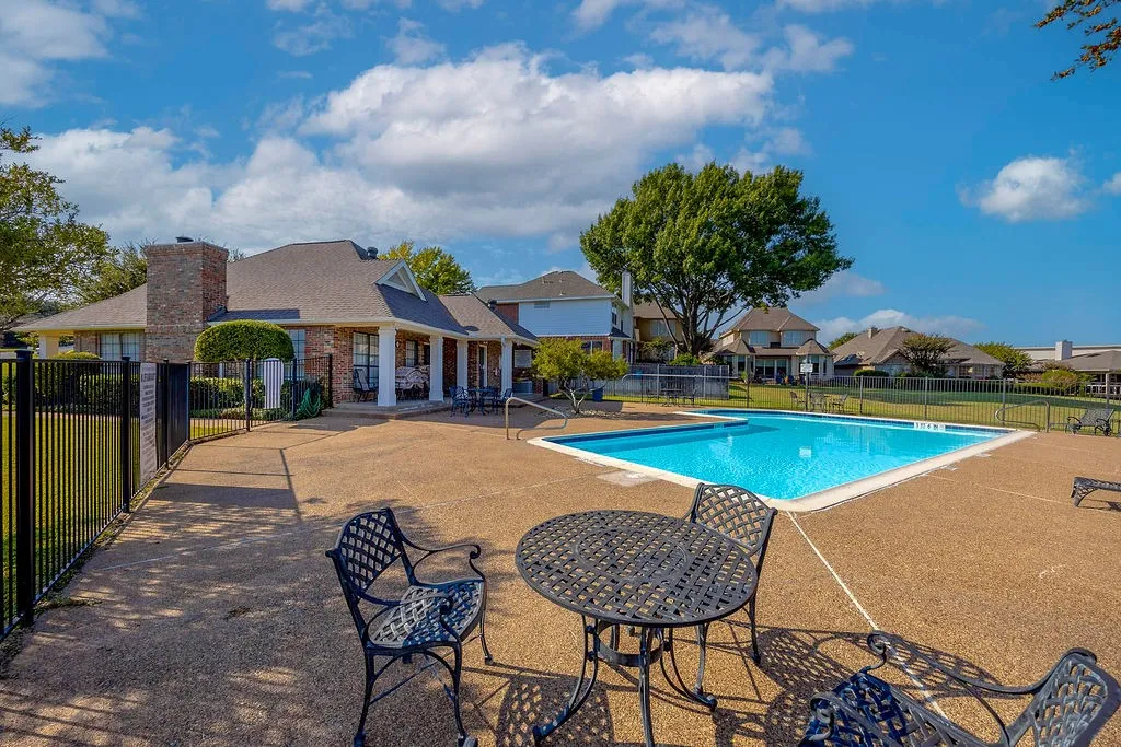 Single Family Residence For Sale in Tarrant County , 3208 Village Oak Drive, Arlington, Texas 76017, 3 Bedroom, 2 Bathroom, 2 Garage spaces, 2,118 Sqft, built in 1992, mls#21307306, Real Estate Agent in Arlington, Homes For Sale in Tarrant county, Homes For Sale in Arlington, Realtor in Arlington Texas, Real Estate Brokerage Independent Realty Texas, Luminita Cordes Realtor