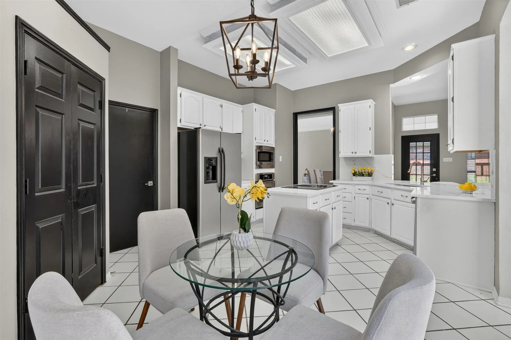 Single Family Residence For Sale in Tarrant County , 3208 Village Oak Drive, Arlington, Texas 76017, 3 Bedroom, 2 Bathroom, 2 Garage spaces, 2,118 Sqft, built in 1992, mls#21307306, Real Estate Agent in Arlington, Homes For Sale in Tarrant county, Homes For Sale in Arlington, Realtor in Arlington Texas, Real Estate Brokerage Independent Realty Texas, Luminita Cordes Realtor