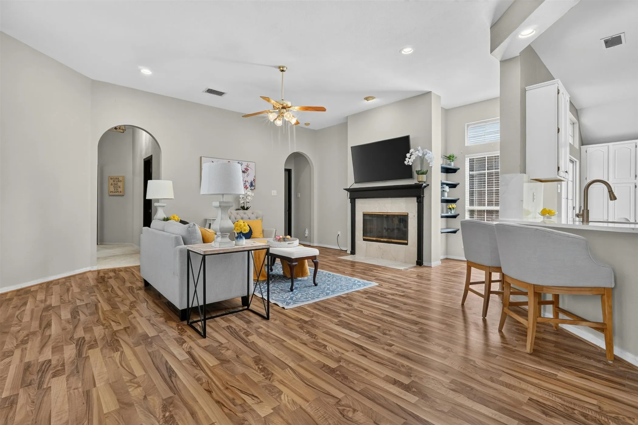 Single Family Residence For Sale in Tarrant County , 3208 Village Oak Drive, Arlington, Texas 76017, 3 Bedroom, 2 Bathroom, 2 Garage spaces, 2,118 Sqft, built in 1992, mls#21307306, Real Estate Agent in Arlington, Homes For Sale in Tarrant county, Homes For Sale in Arlington, Realtor in Arlington Texas, Real Estate Brokerage Independent Realty Texas, Luminita Cordes Realtor