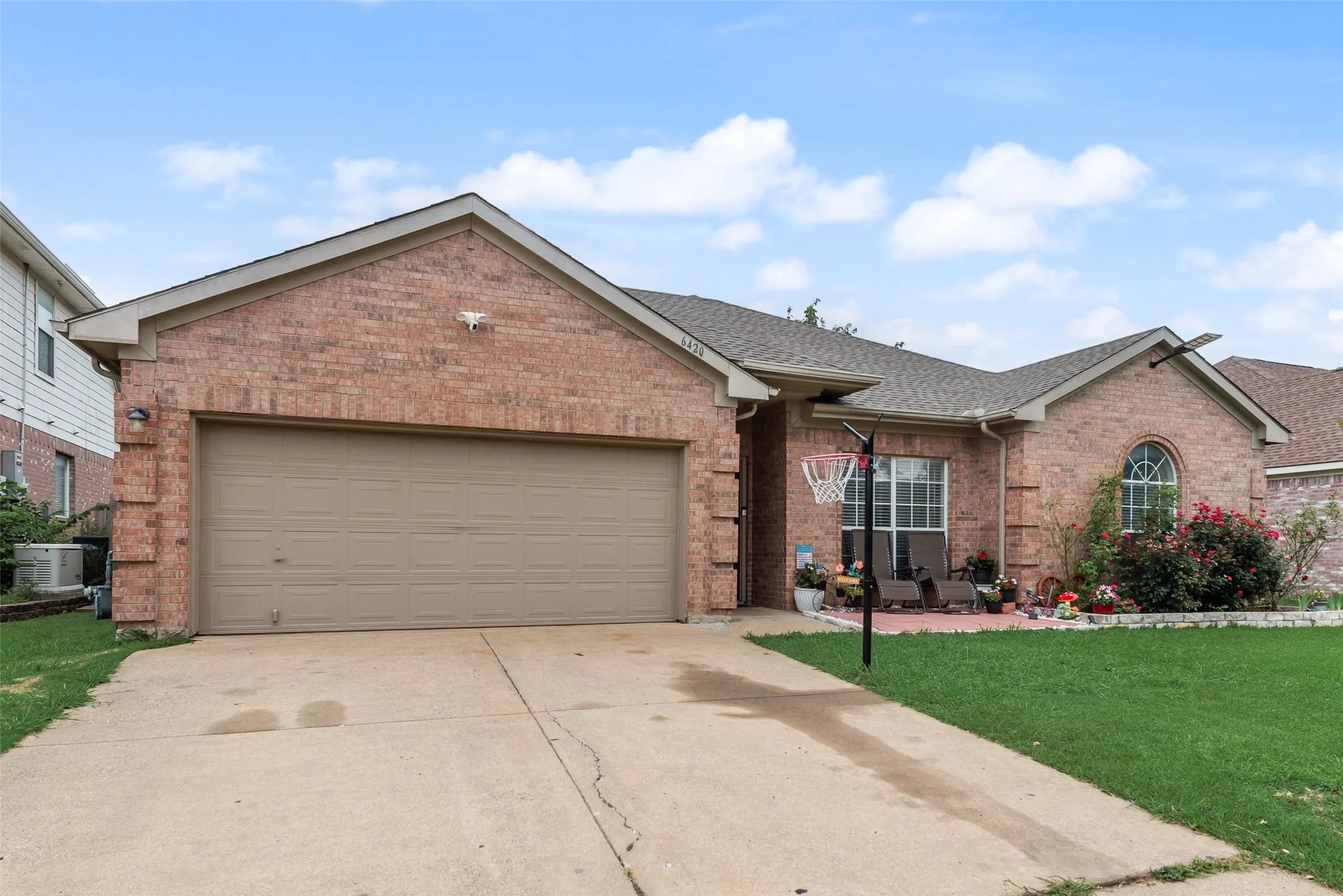 Single Family Residence For Sale in Tarrant County , 6420 St Alban Court, Arlington, Texas 76001, 4 Bedroom, 2 Bathroom, 2 Garage spaces, 1,772 Sqft, built in 1997, mls#21307144, Real Estate Agent in Arlington, Homes For Sale in Tarrant county, Homes For Sale in Arlington, Realtor in Arlington Texas, Real Estate Brokerage Independent Realty Texas, Luminita Cordes Realtor