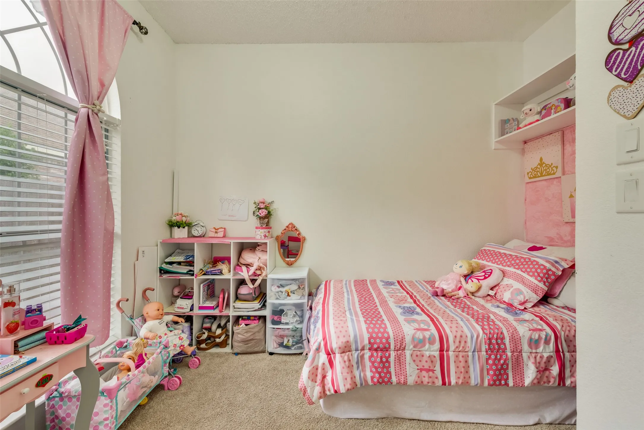 Single Family Residence For Sale in Tarrant County , 6420 St Alban Court, Arlington, Texas 76001, 4 Bedroom, 2 Bathroom, 2 Garage spaces, 1,772 Sqft, built in 1997, mls#21307144, Real Estate Agent in Arlington, Homes For Sale in Tarrant county, Homes For Sale in Arlington, Realtor in Arlington Texas, Real Estate Brokerage Independent Realty Texas, Luminita Cordes Realtor